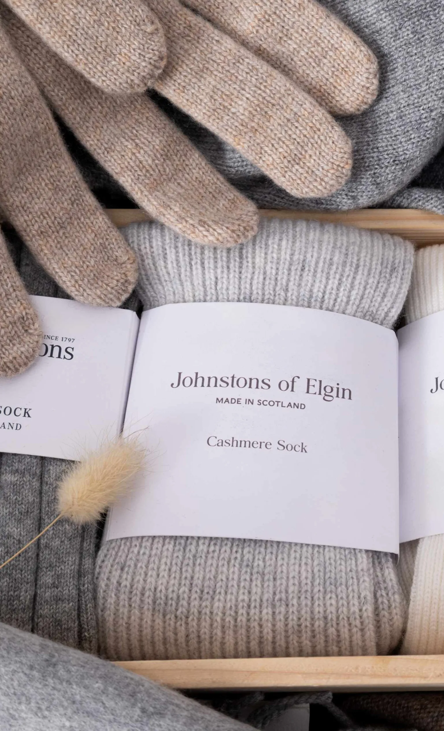 JOHNSTONS OF ELGIN