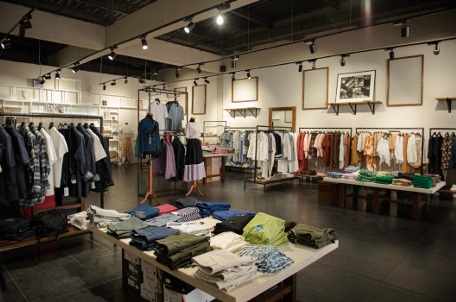 OUTLET