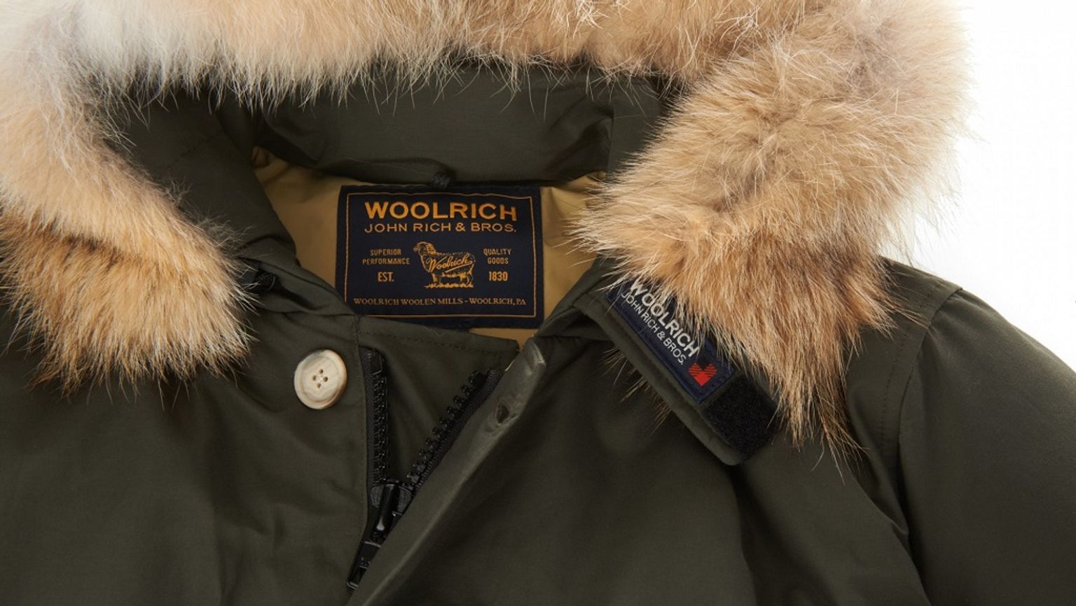 Защита в самых экстремальных условиях: Arctic Parka Woolrich