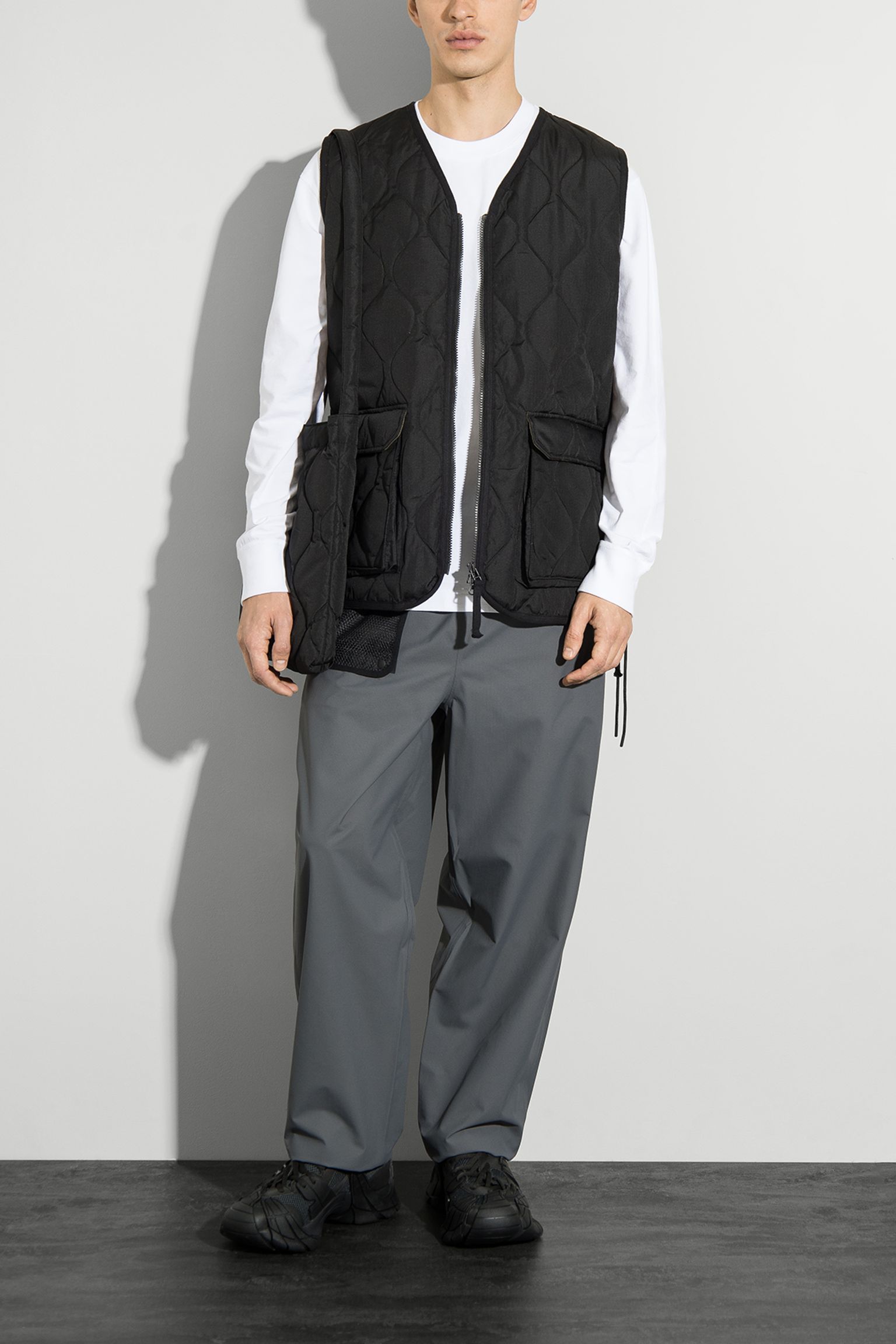 Жилет пуховий MILITARY W-ZIP LACE UP V NECK DOWN VEST купити в Україні