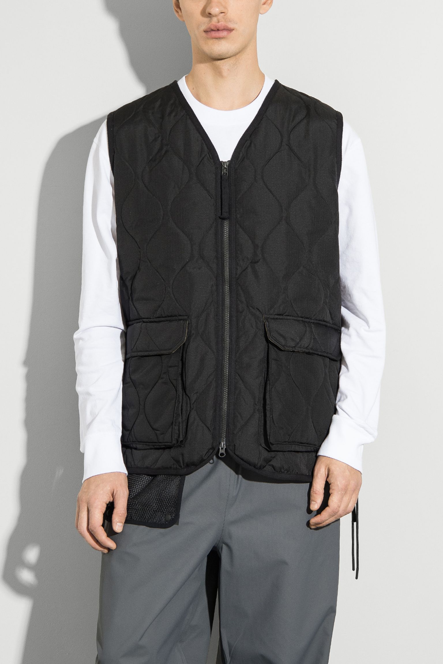 Жилет пуховий MILITARY W-ZIP LACE UP V NECK DOWN VEST