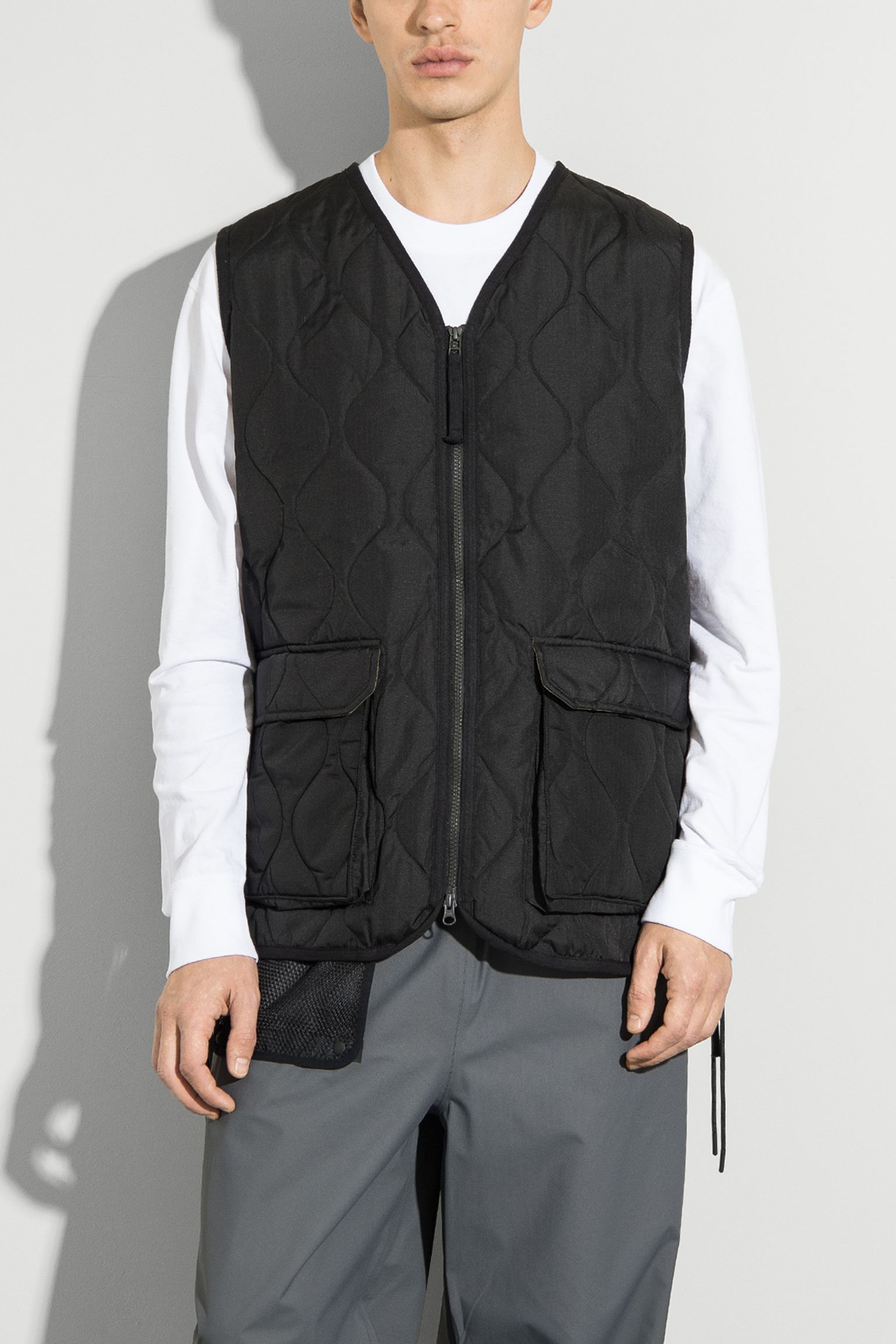 Жилет пуховий MILITARY W-ZIP LACE UP V NECK DOWN VEST з доставкою