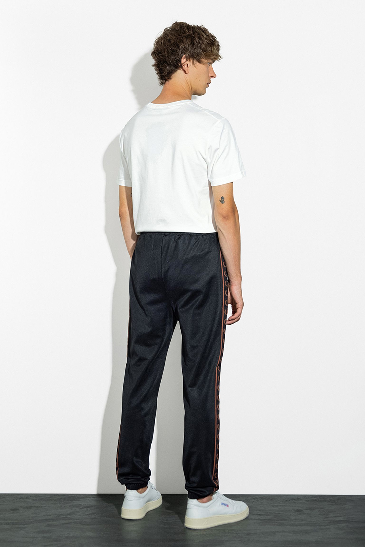 Спортивні брюки CONTRAST TAPE TRACK PANT