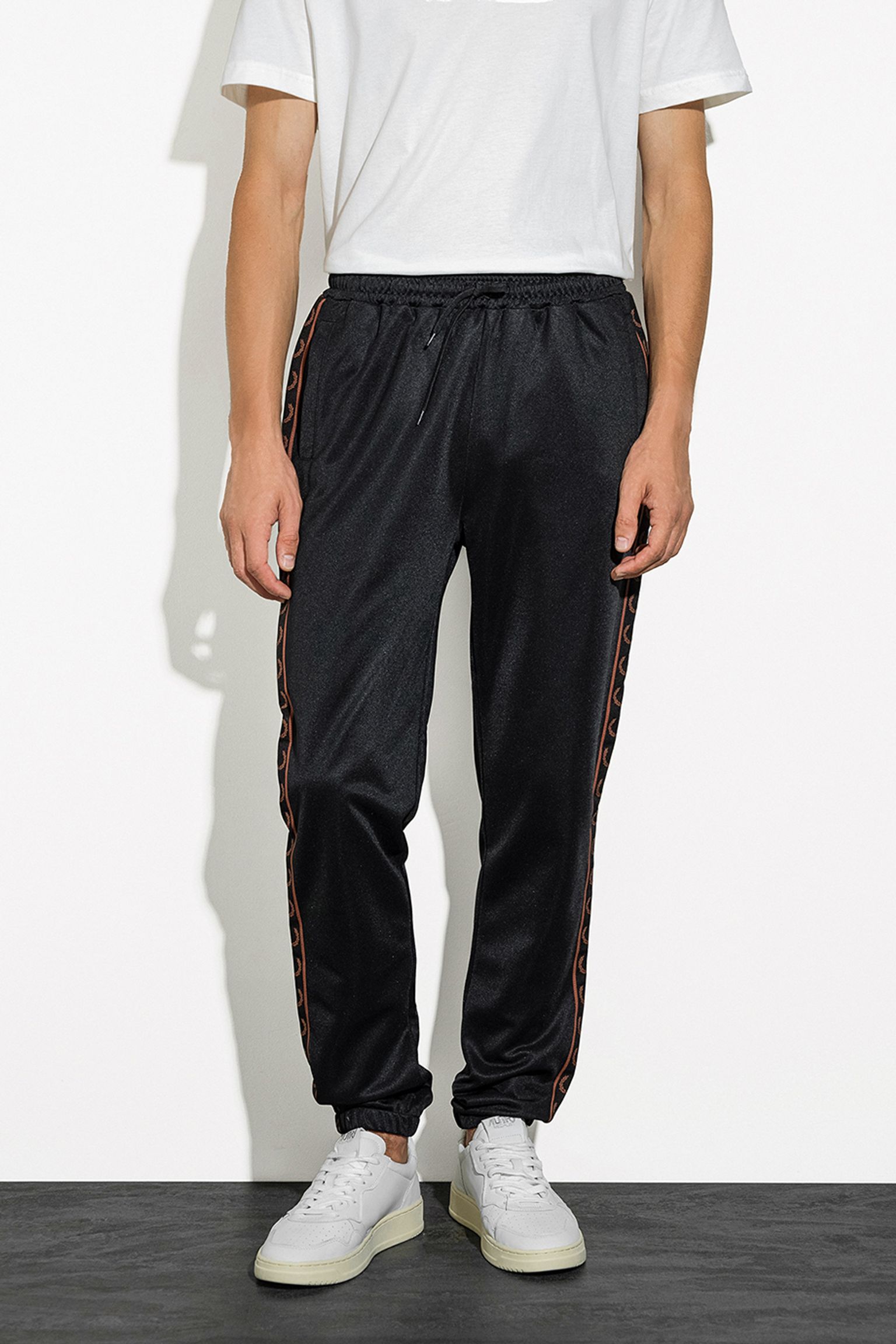 Спортивні брюки CONTRAST TAPE TRACK PANT