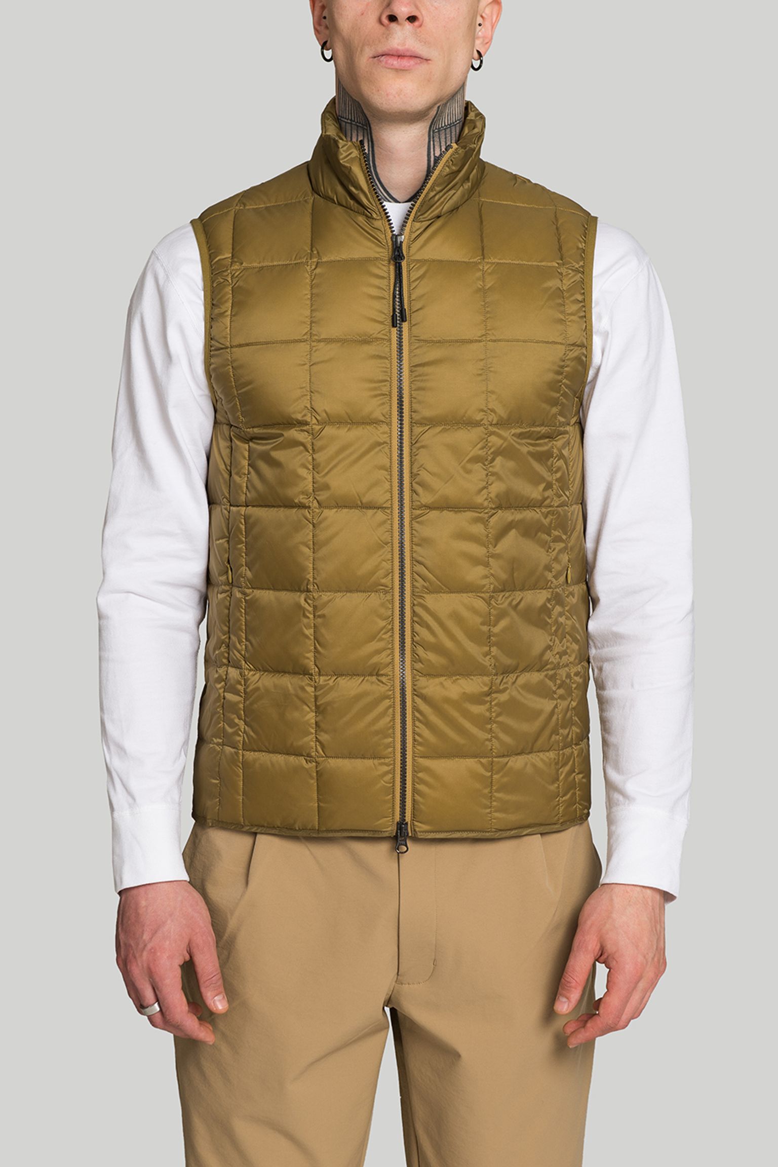 Широкий выбор Жилет TAION HI NECK W-ZIP DOWN VEST