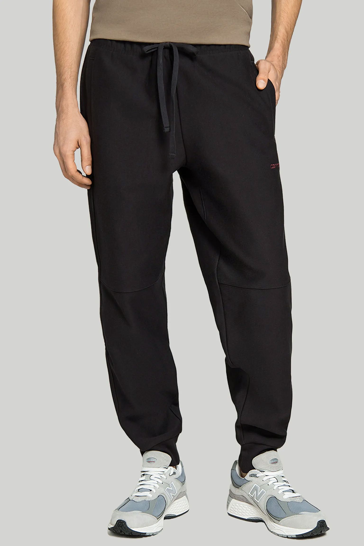 Спортивные брюки Carhartt WIP AMERICAN SCRIPT JOGGING PANT с доставкой