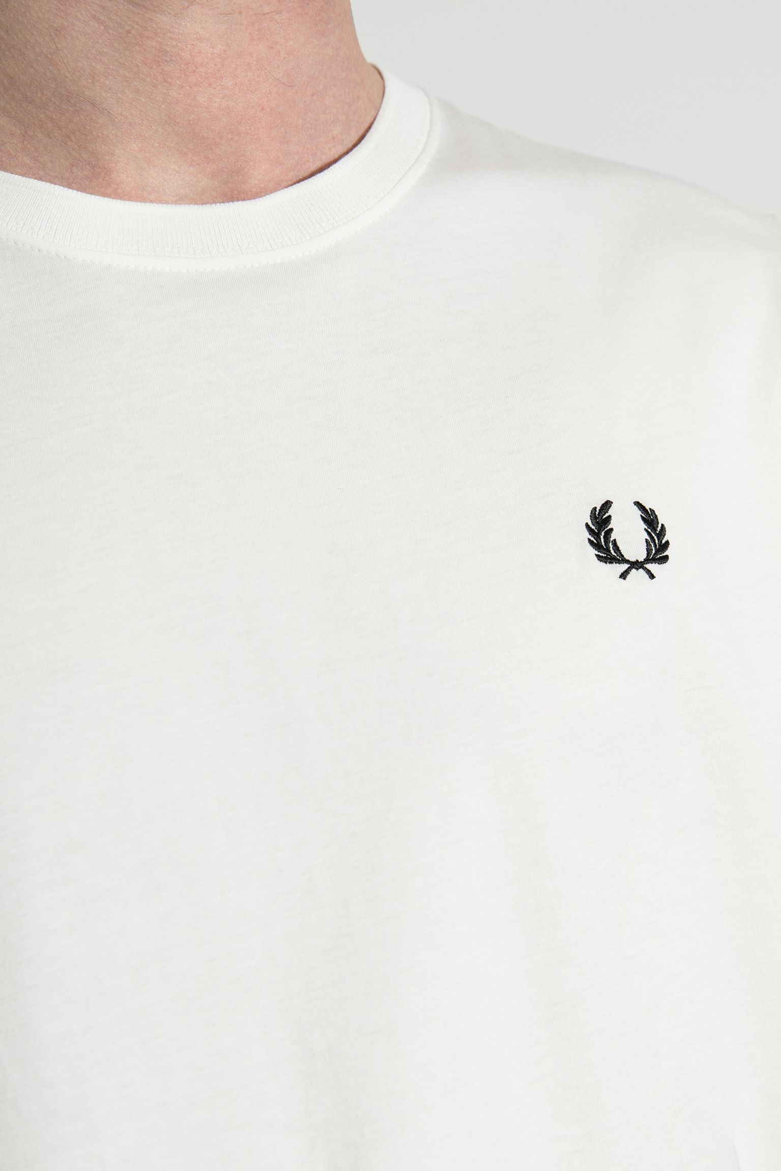 Футболка Fred Perry CREW NECK T-SHIRT