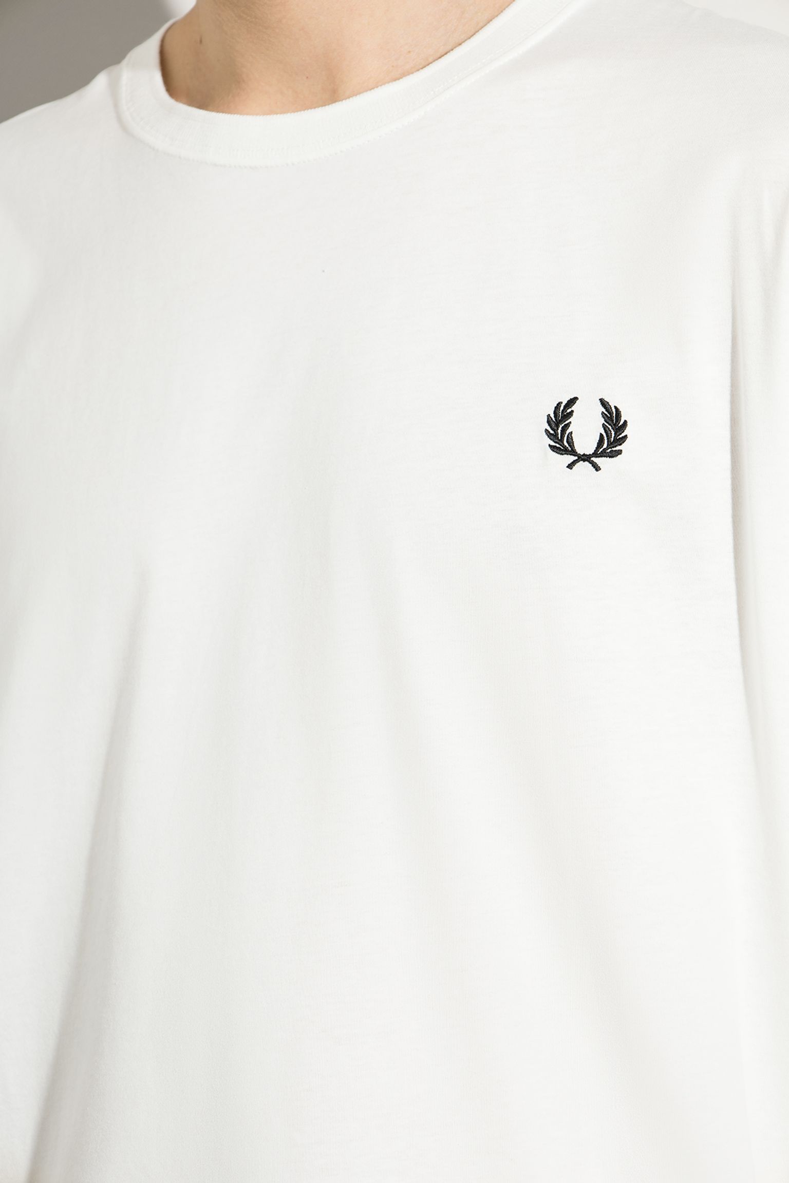 Футболка Fred Perry CREW NECK T-SHIRT