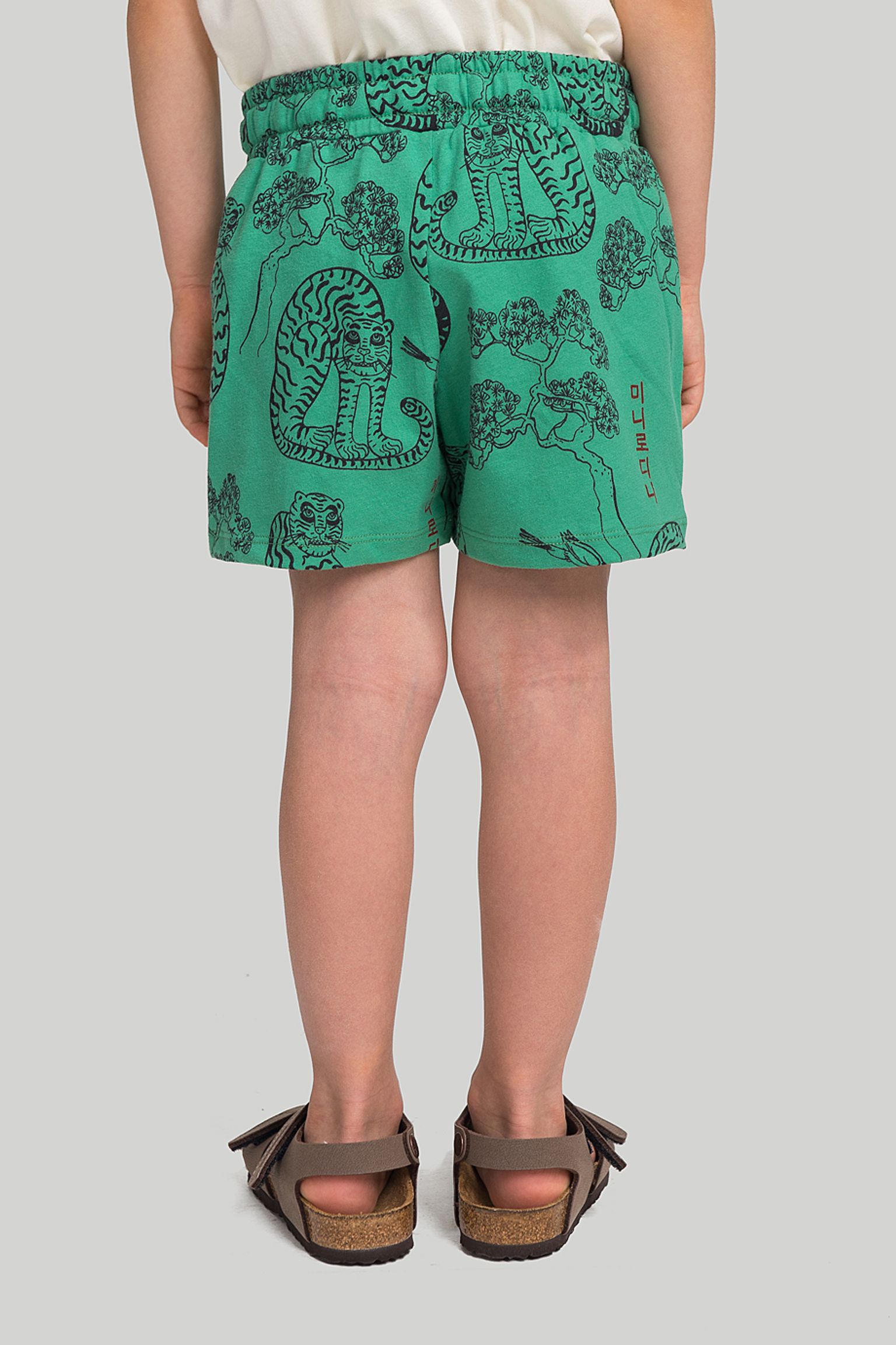 Стильные шорты MINI RODINI Tigers aop shorts