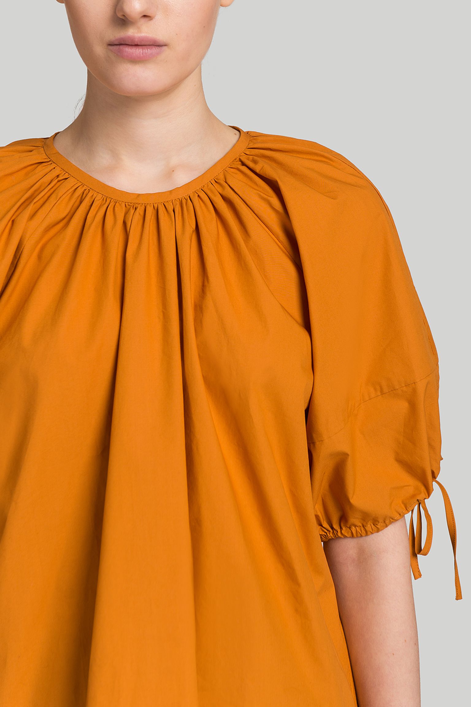 Блузка MISSING YOU ALREADY BACK POINTED SHIRRING BLOUSE