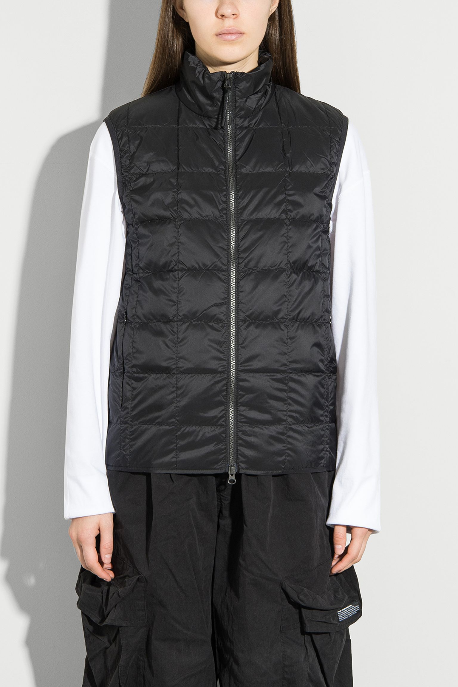 Жилет пуховой HI NECK W-ZIP DOWN VEST
