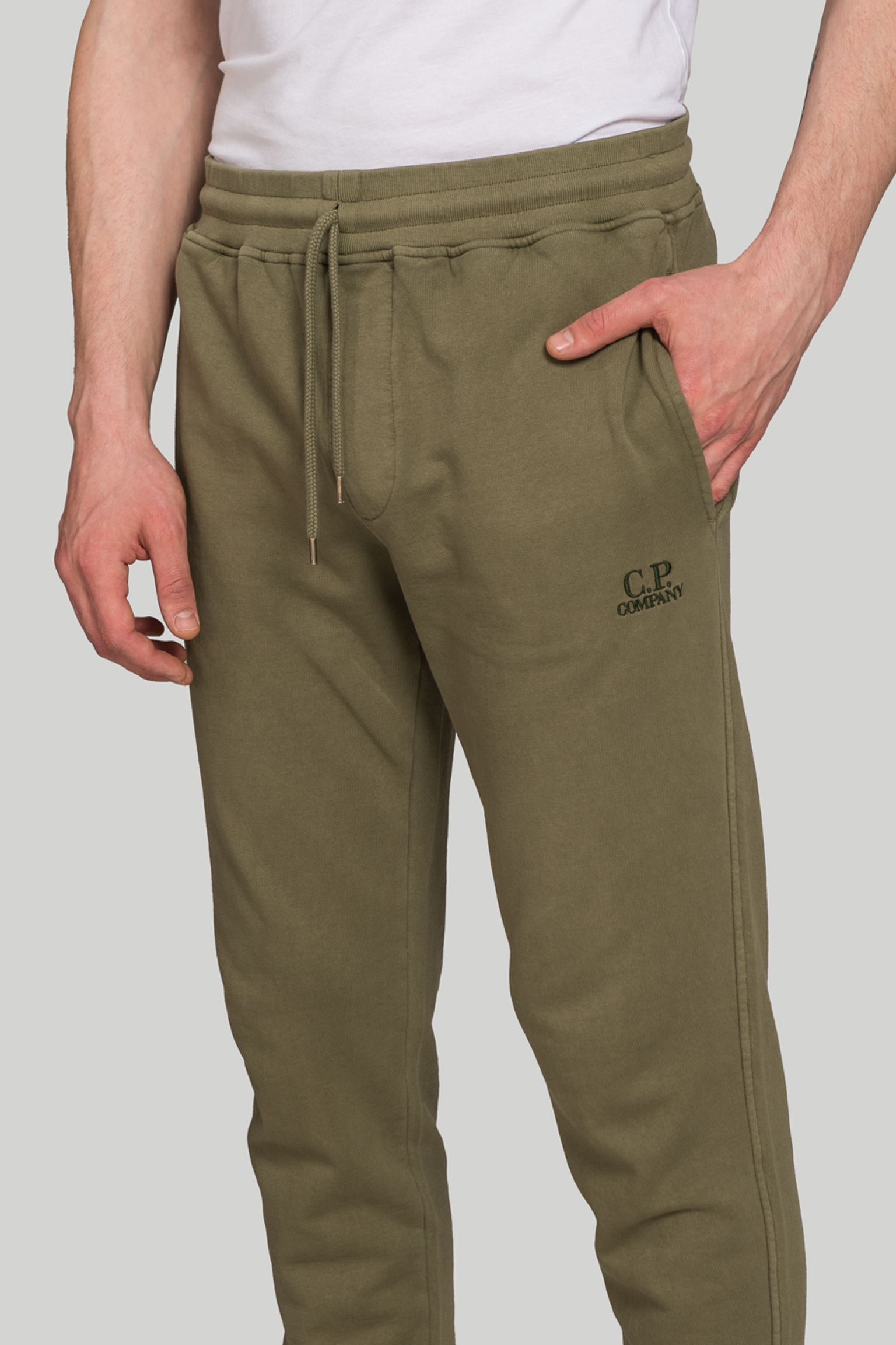 Спортивные брюки FLEECE LOGO SWEATPANTS с доставкой