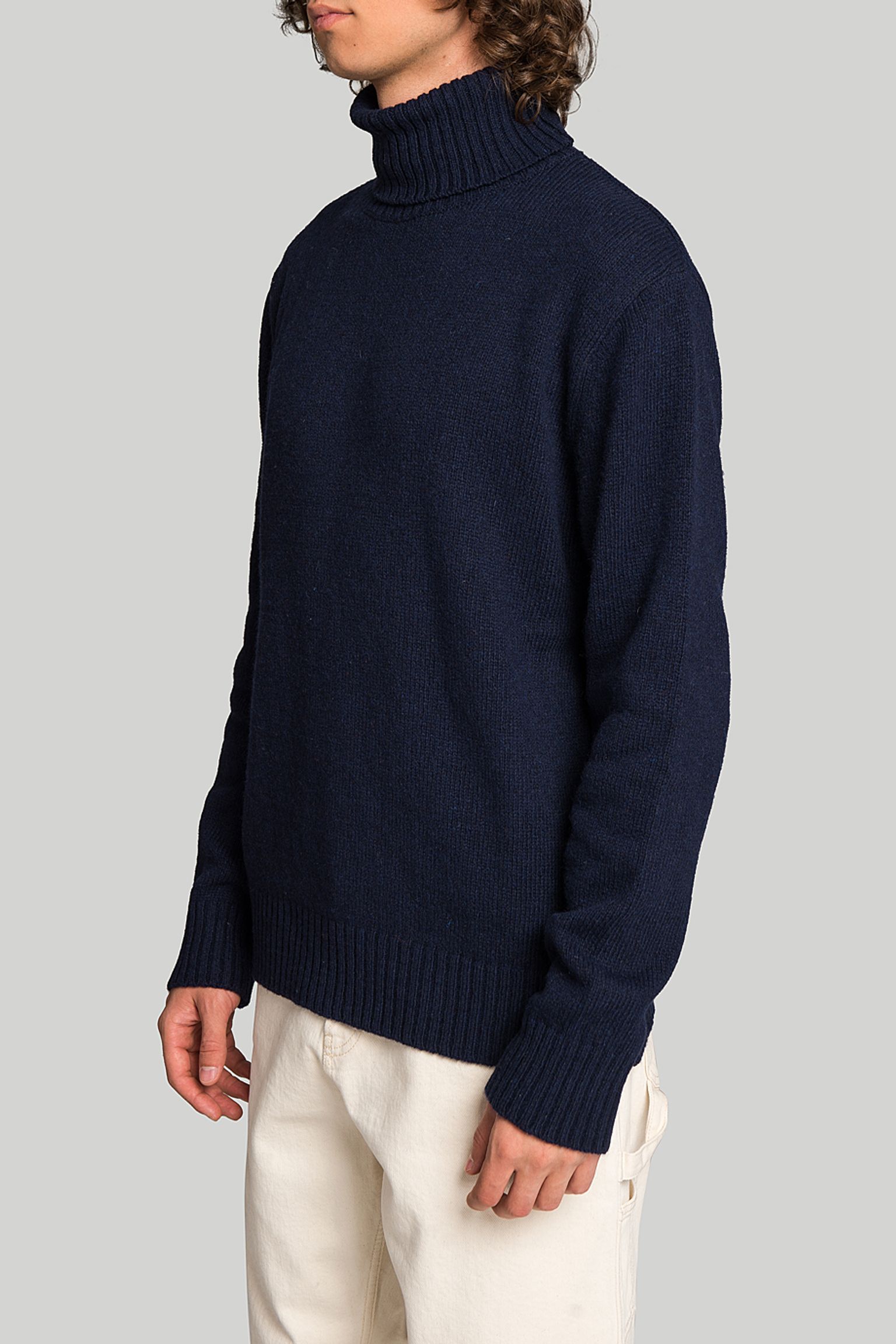 Стильные Гольф Universal Works ROLL NECK