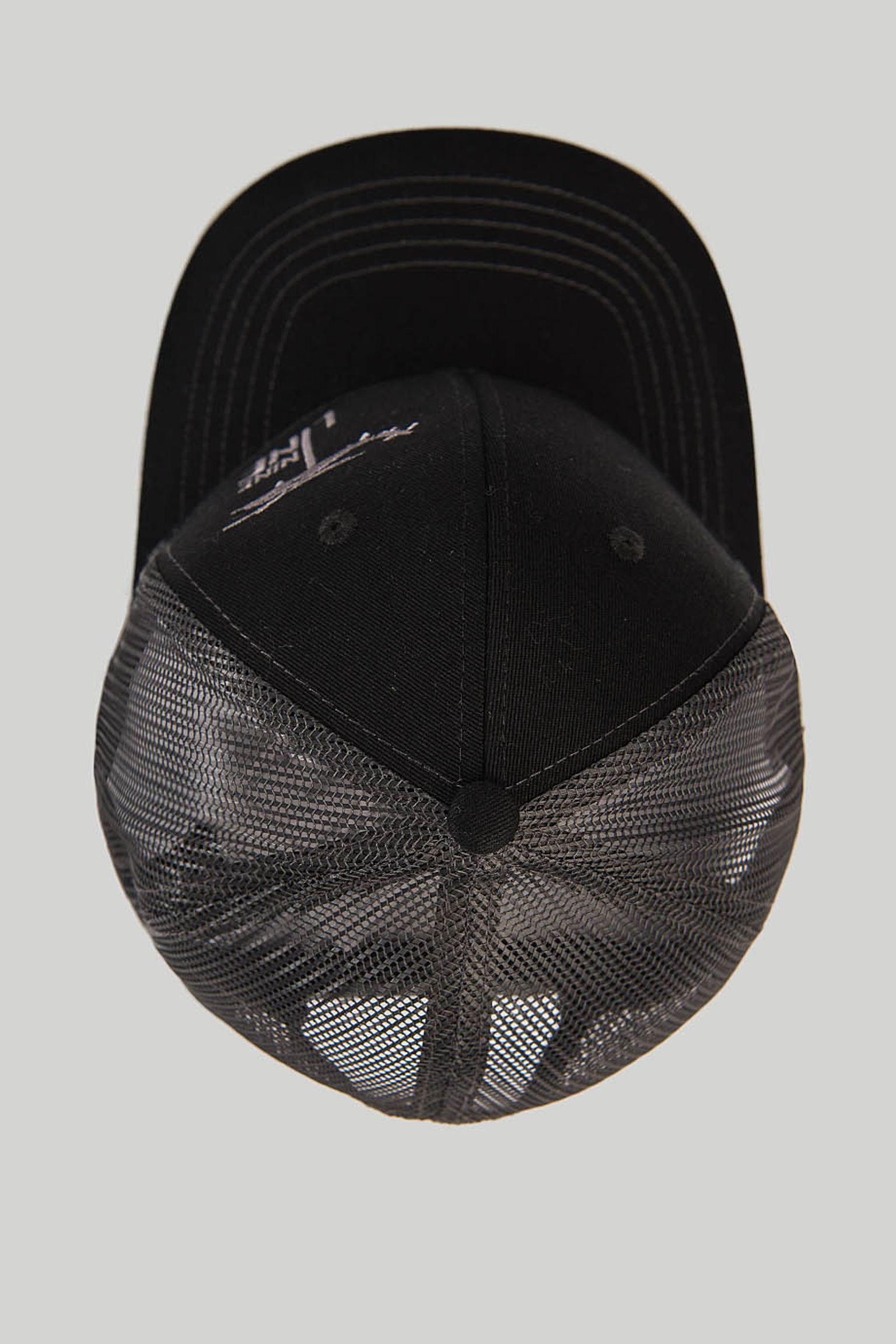 Тракер   EMB16 1689 YC112 TRUCKERCAP