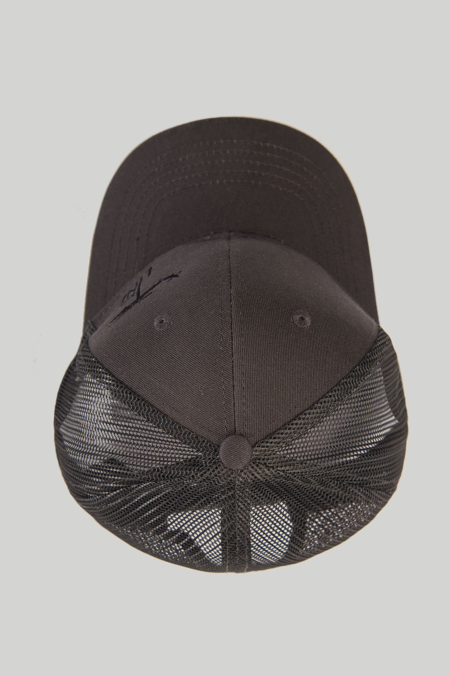 Тракер   EMB16 1689 YC112 TRUCKERCAP