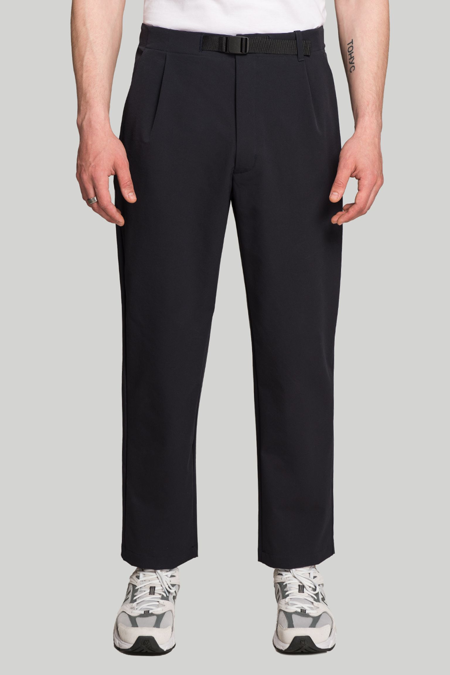 Брюки ONE TUCK TAPERED STRETCH PANTS