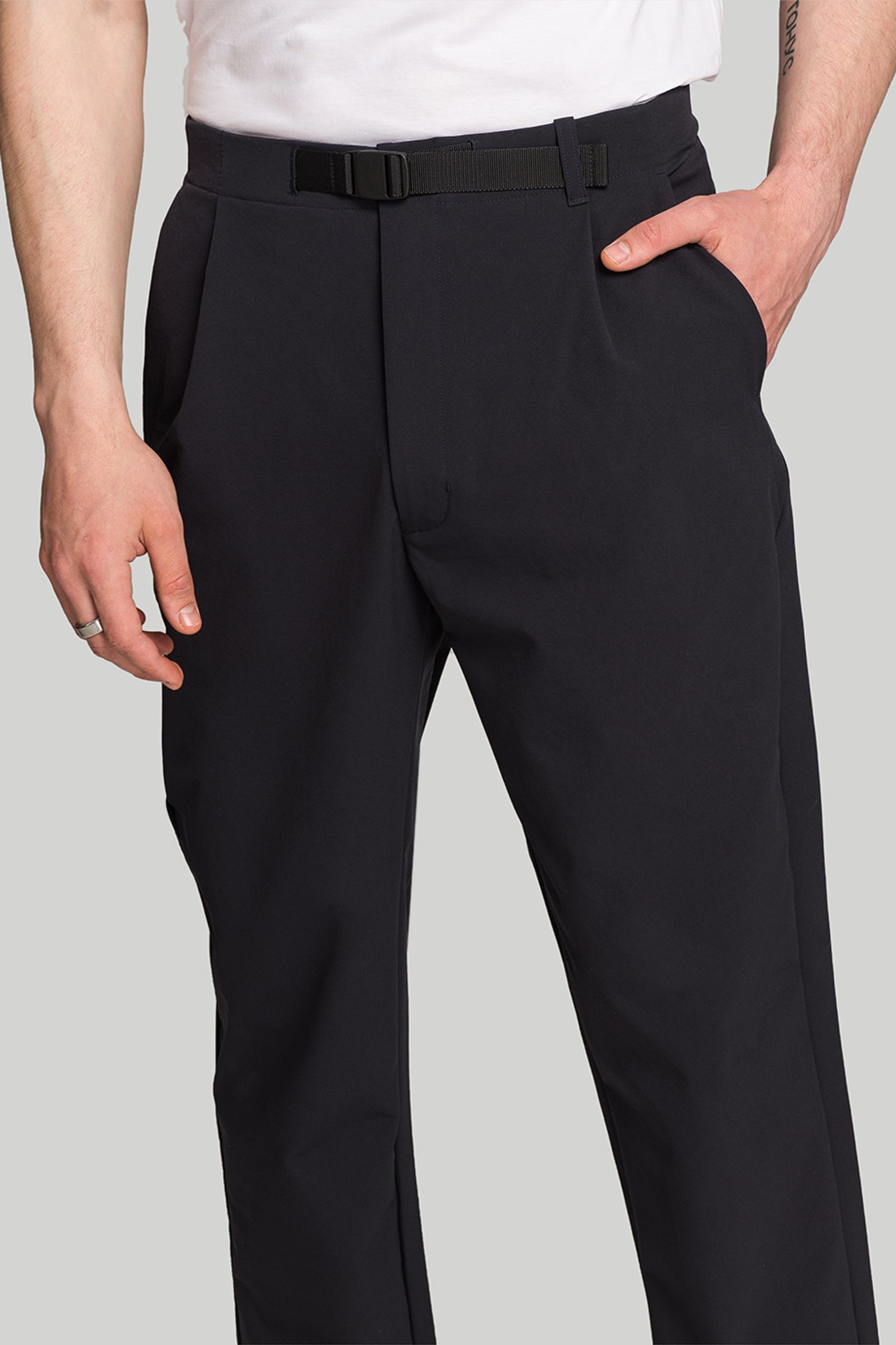 Брюки ONE TUCK TAPERED STRETCH PANTS