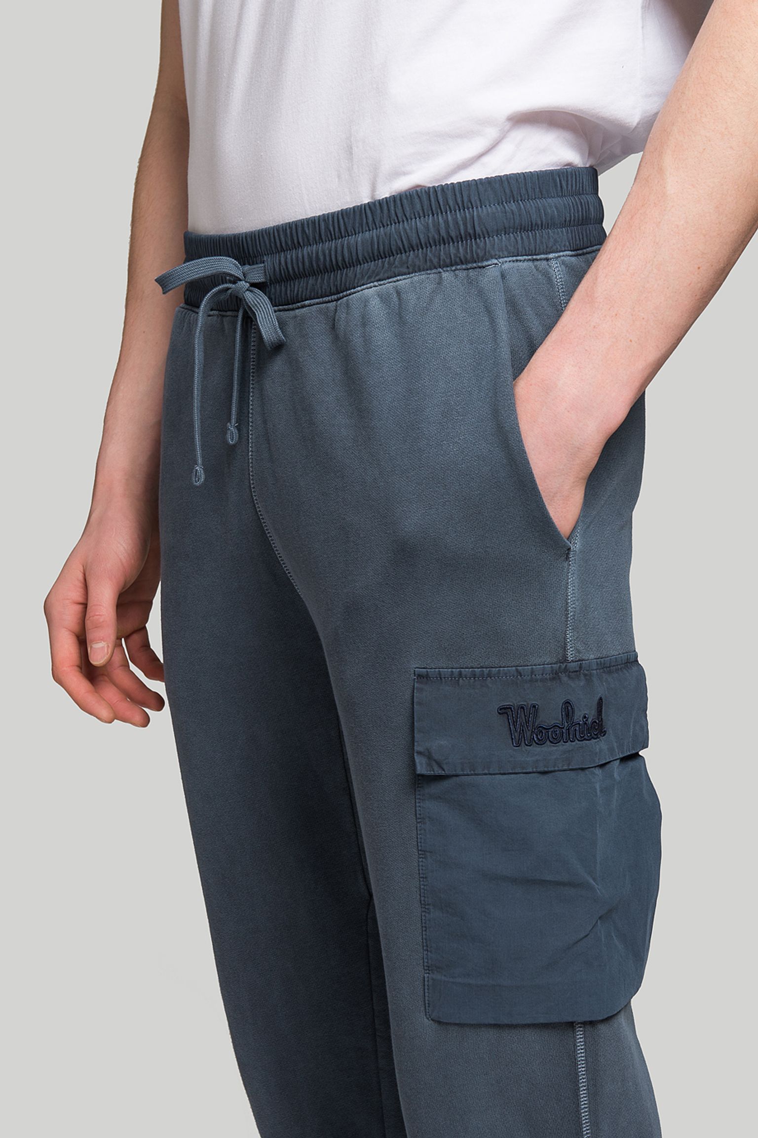 Спортивні брюки Woolrich MIXMEDIA CARGO PANT з доставкою