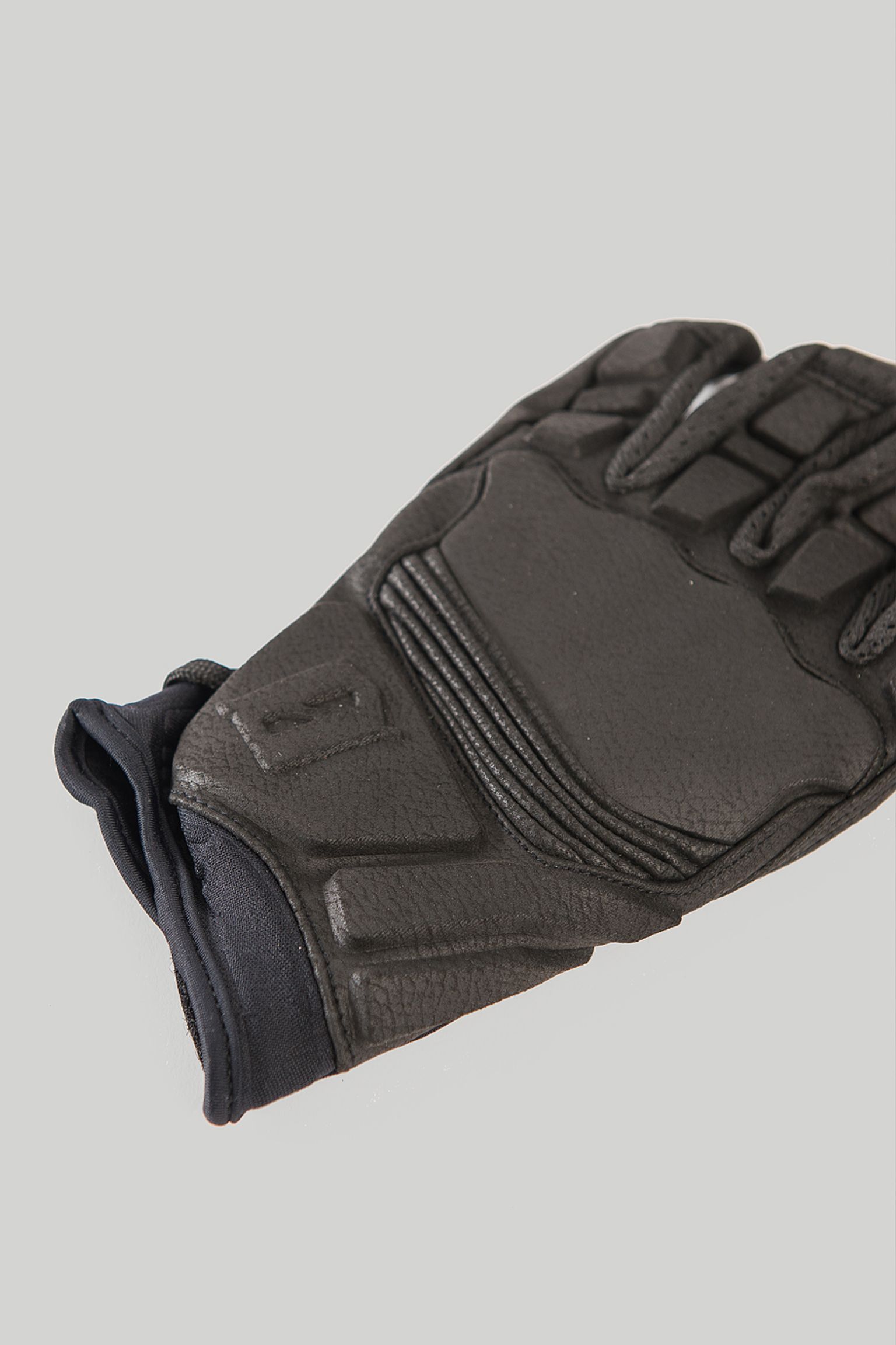 Рукавички    GLOVE LEO RIOT