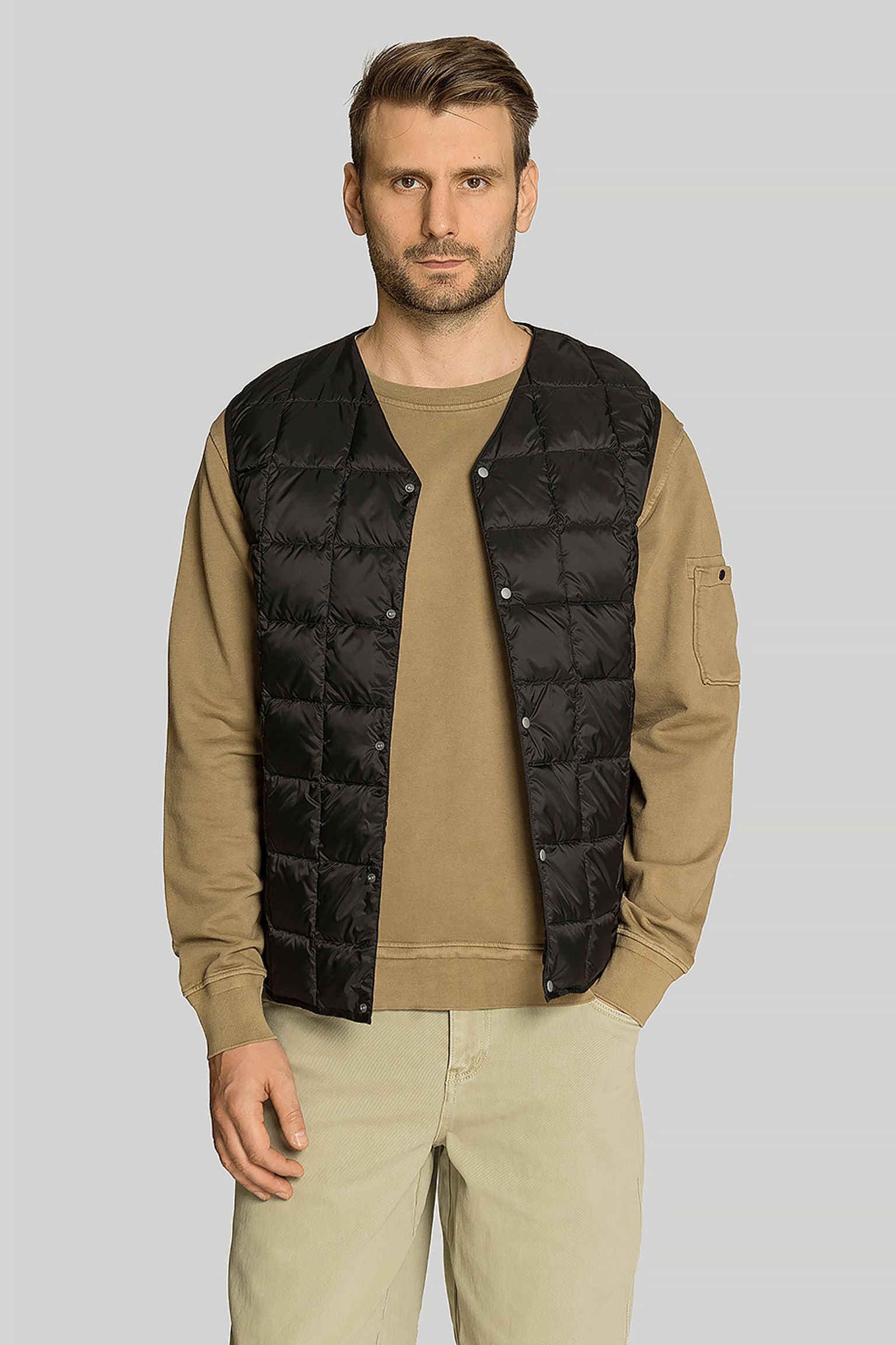 Жилет   V NECK BUTTON DOWN VEST