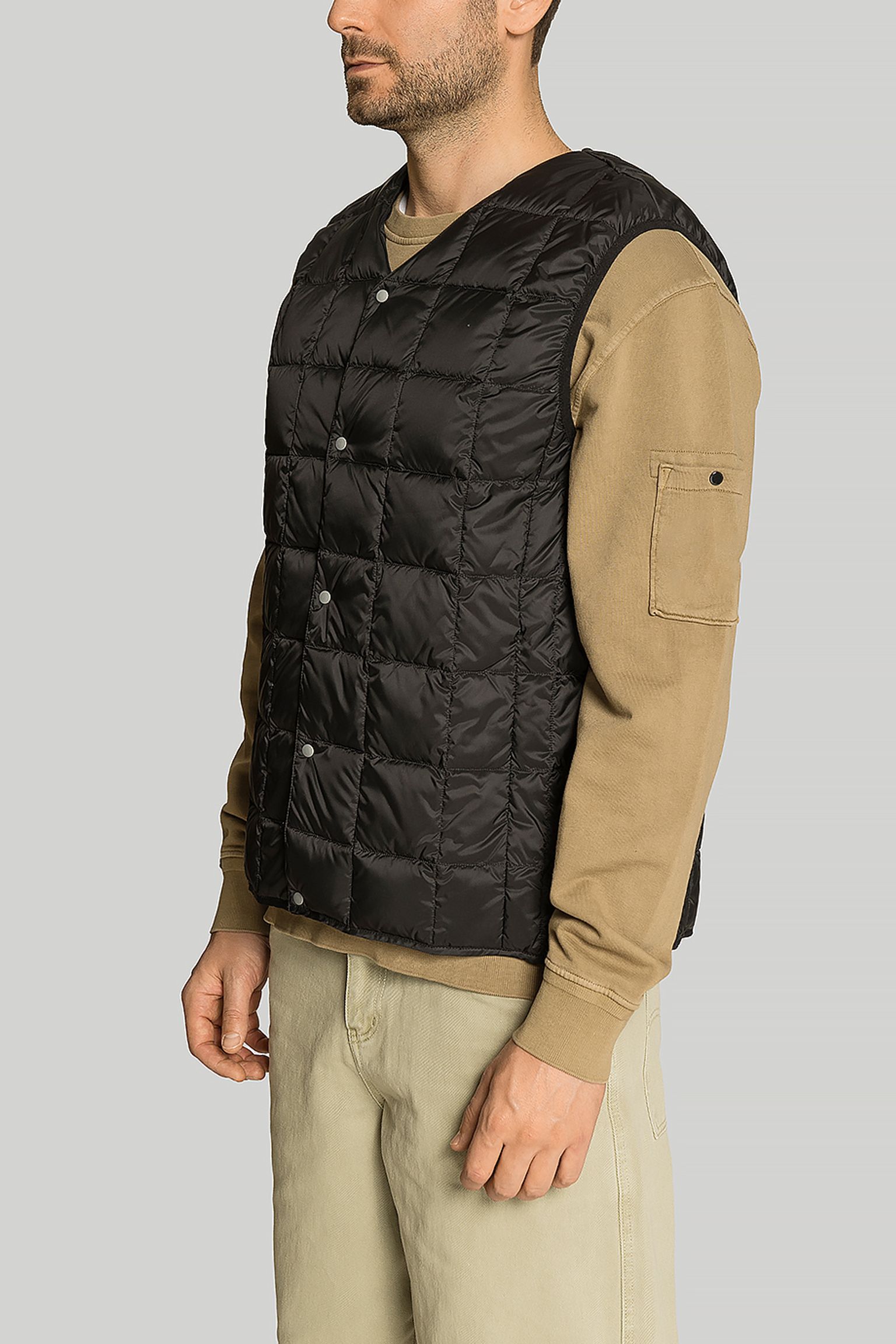 Жилет   V NECK BUTTON DOWN VEST