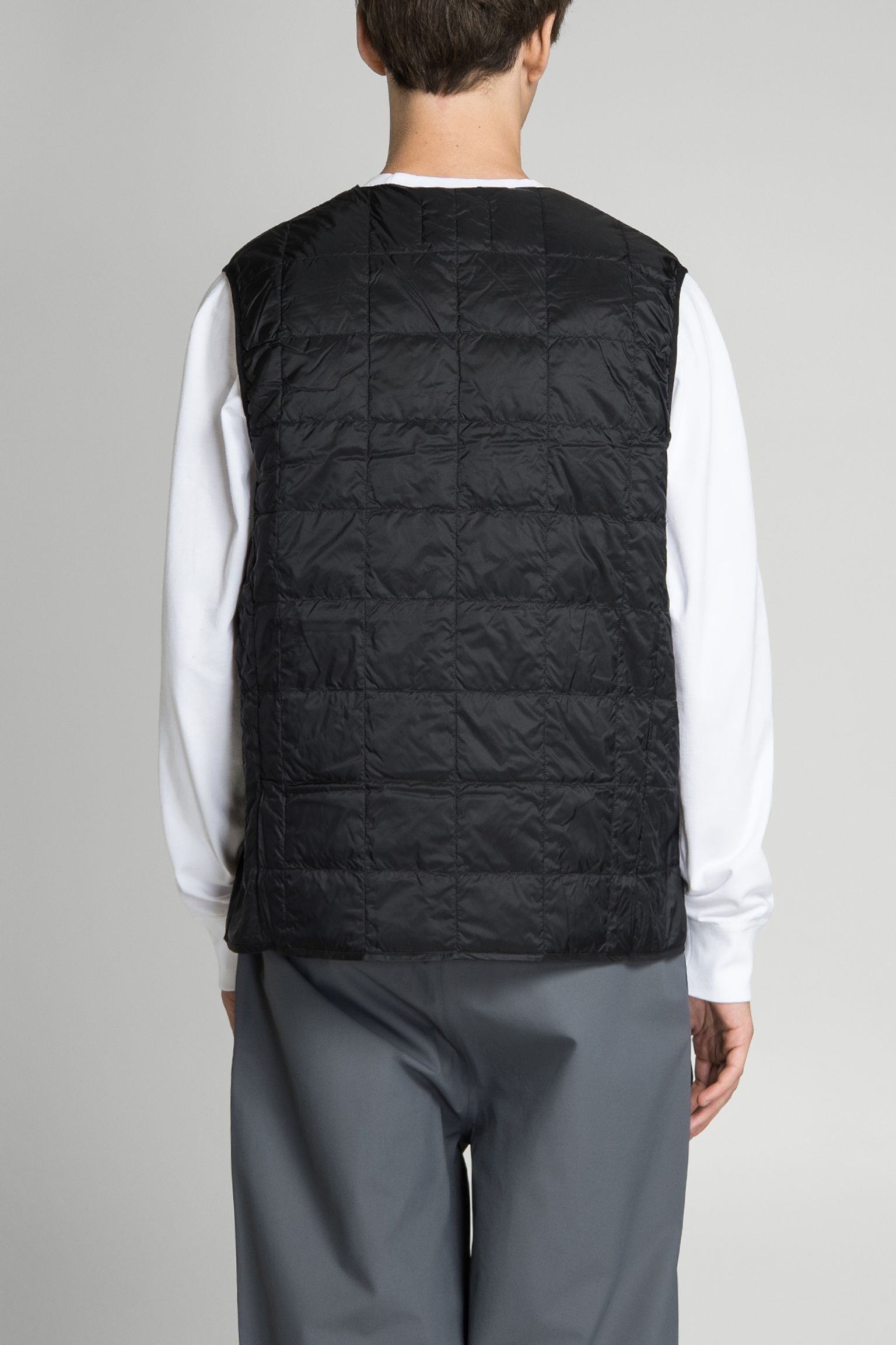 Стильные Жилет пуховой  V NECK BUTTON DOWN VEST