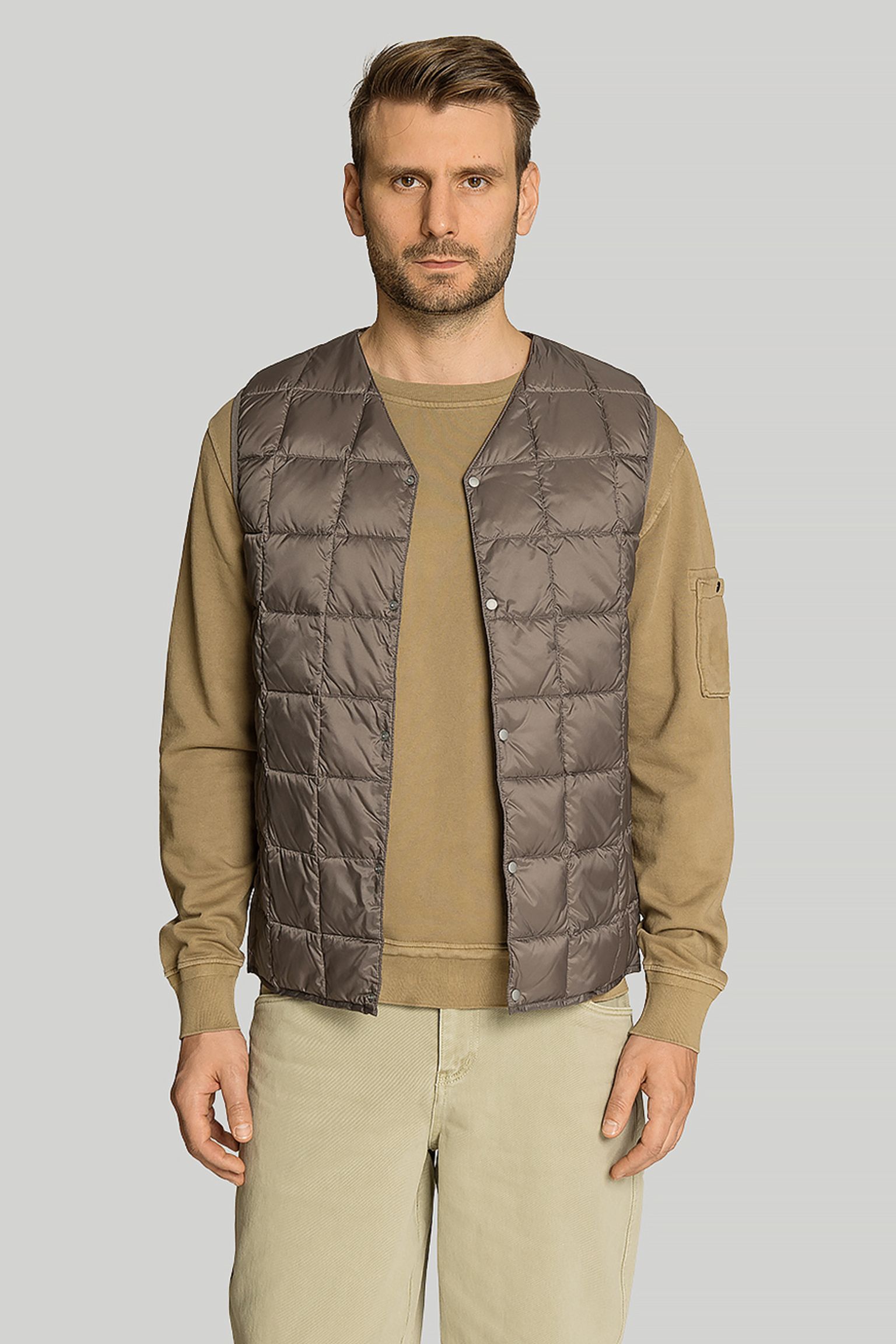Жилет пуховой  V NECK BUTTON DOWN VEST купить в Украине