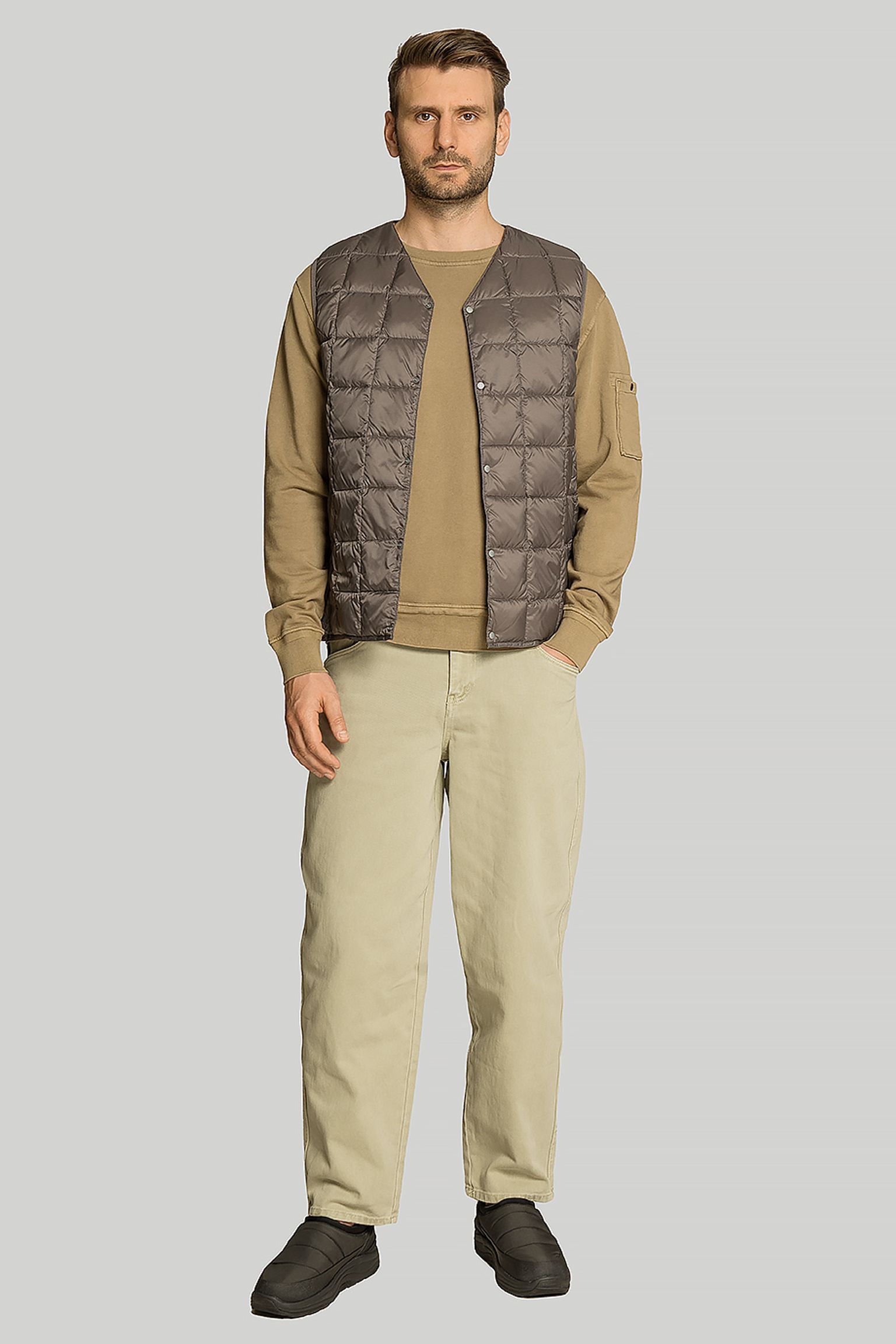 Жилет пуховой  V NECK BUTTON DOWN VEST с доставкой