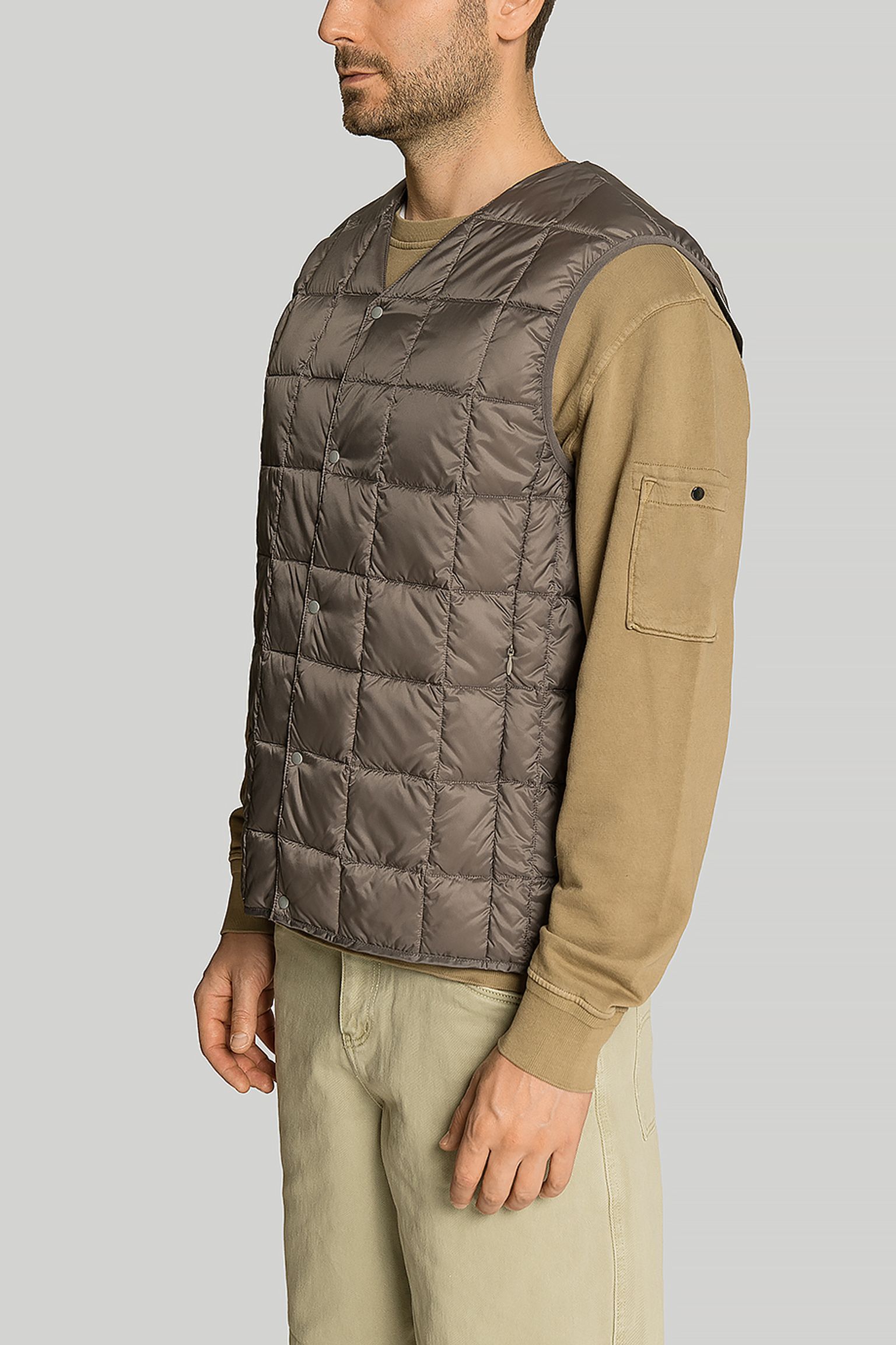 Широкий выбор Жилет пуховой  V NECK BUTTON DOWN VEST
