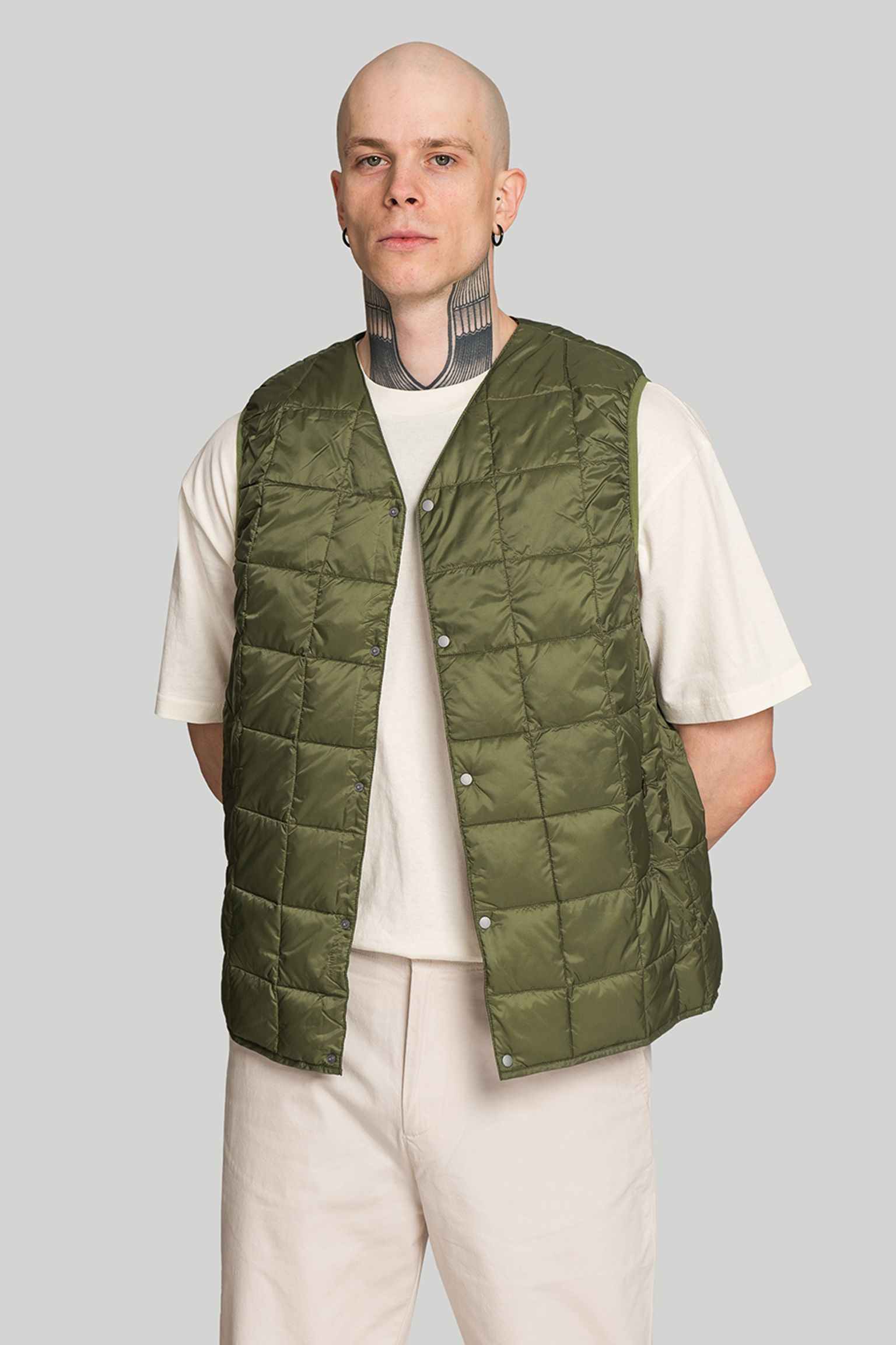 Жилет V-NECK BUTTON DOWN VEST