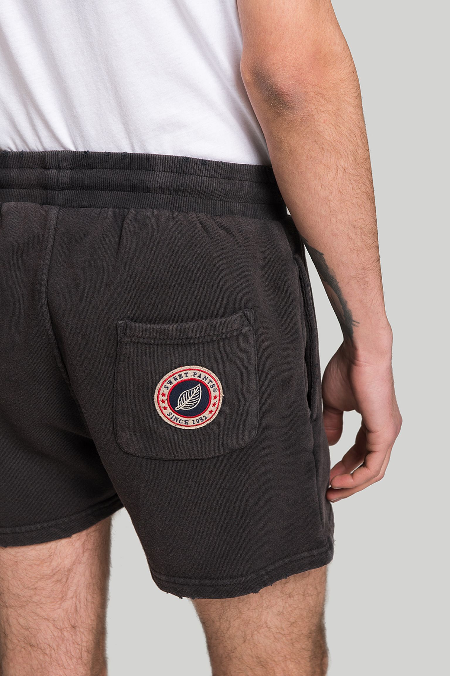 Широкий выбор Шорты SWEET PANTS URBAN SHORT DÉLAVÉ