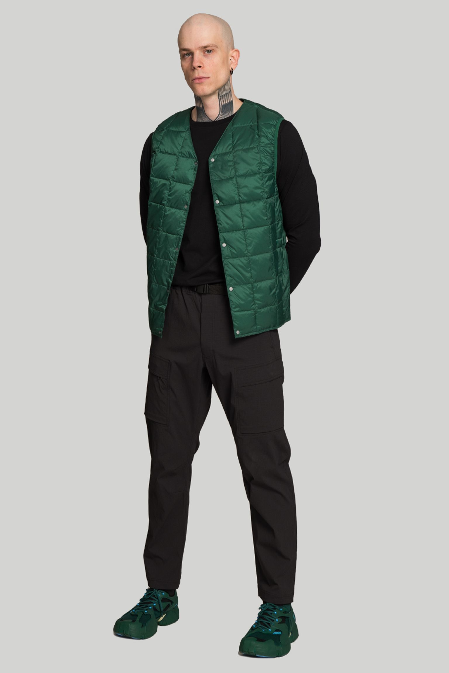 Жилет пуховий  V-NECK BUTTON DOWN VEST