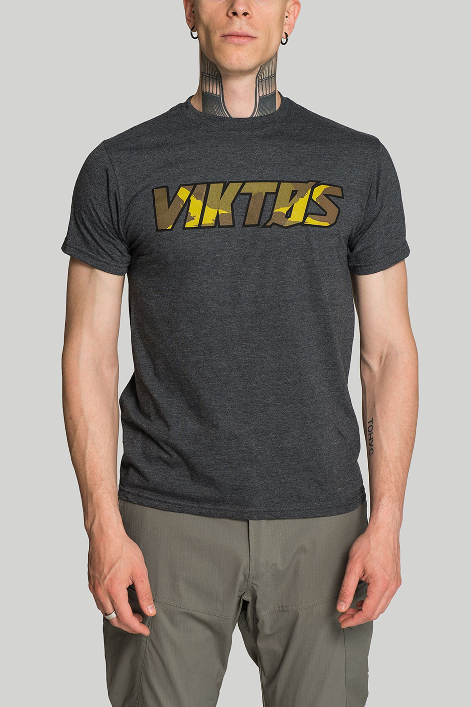 Стильные Футболка VIKTOS TEE BRUSHSTROKE CHARCOAL HEATHER