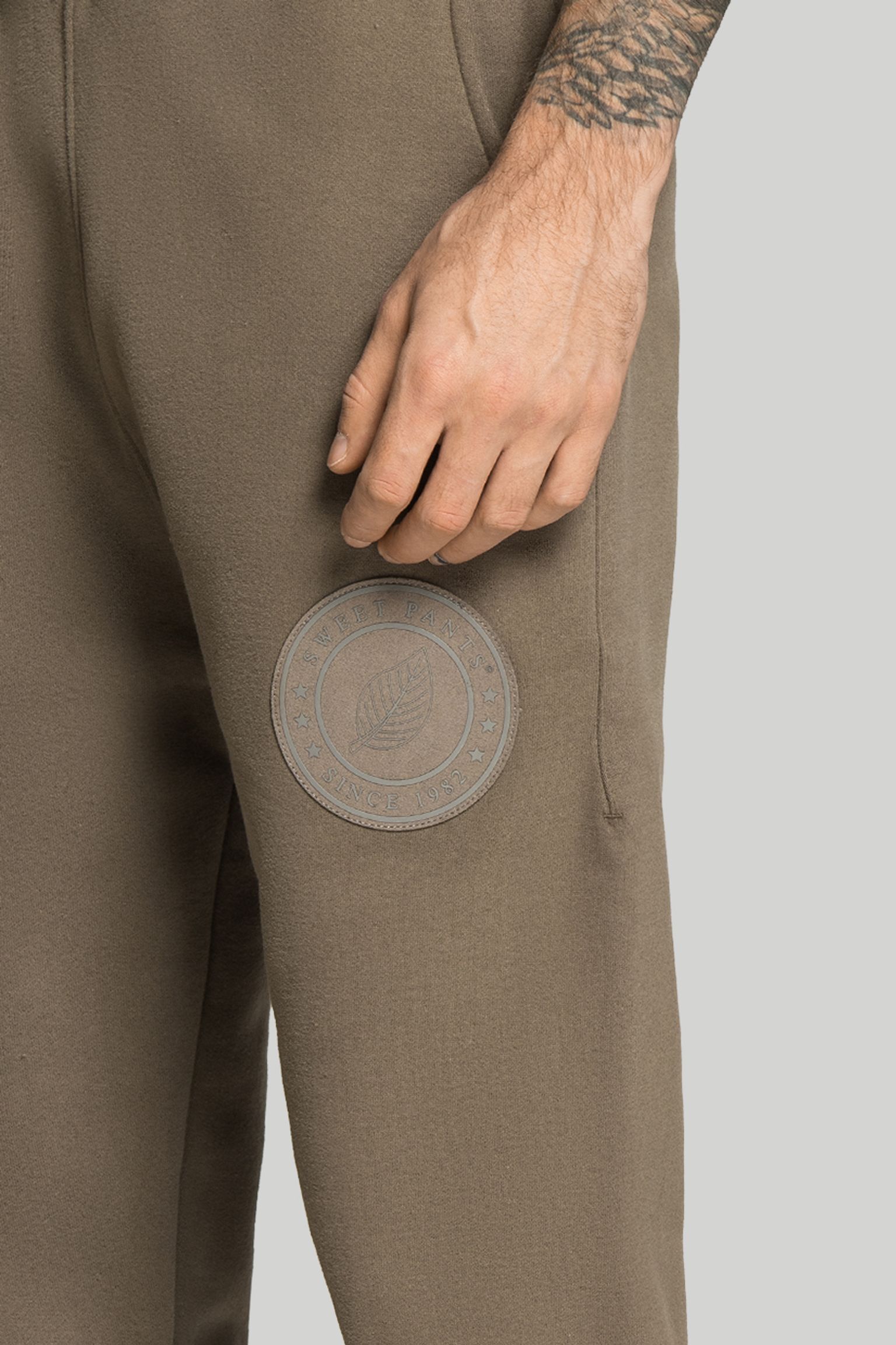 Широкий выбор Спортивные брюки SWEET PANTS BAS DE JOGGING PATCH