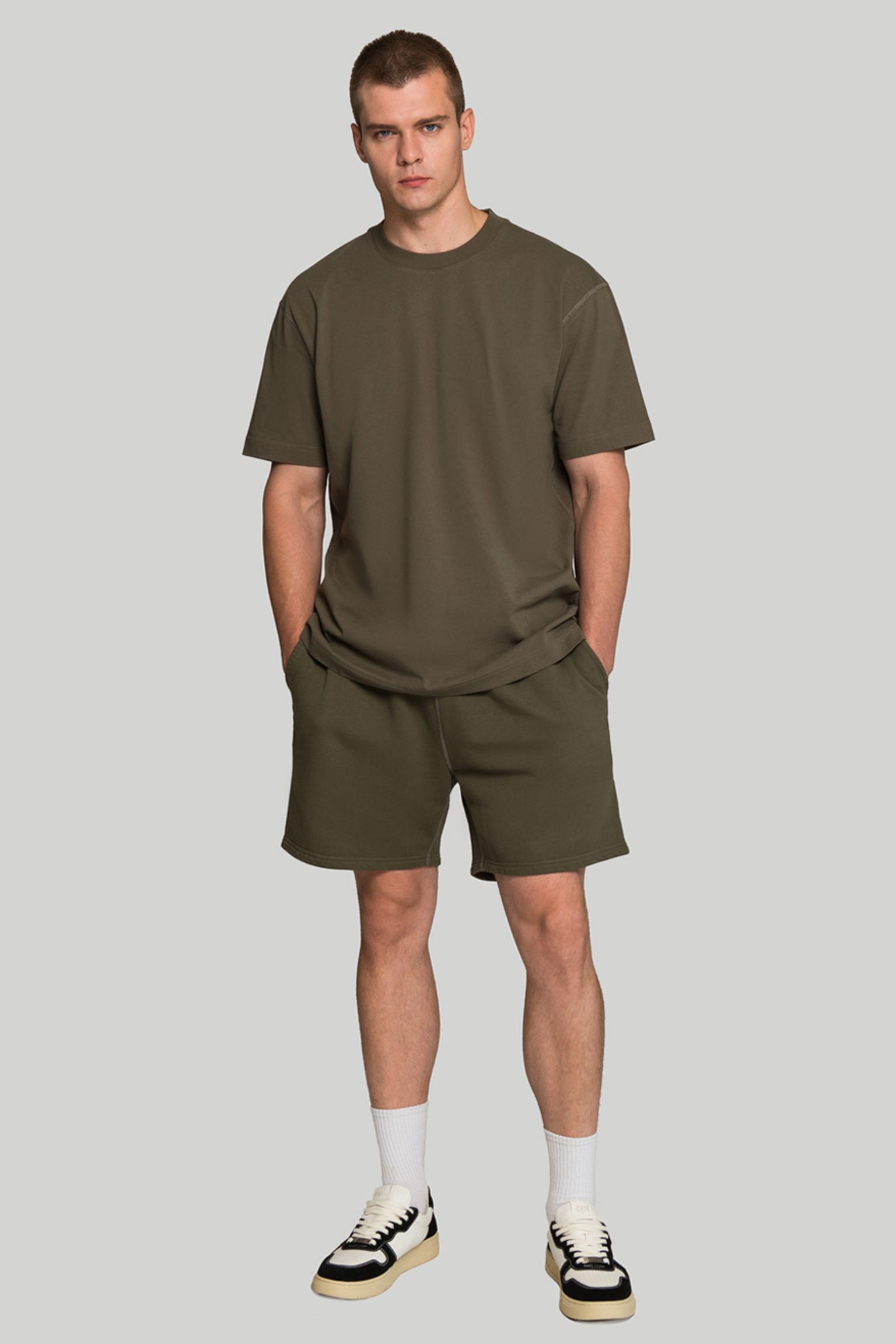 Шорты REIGNING CHAMP 6" SWEATSHORT купить в Украине