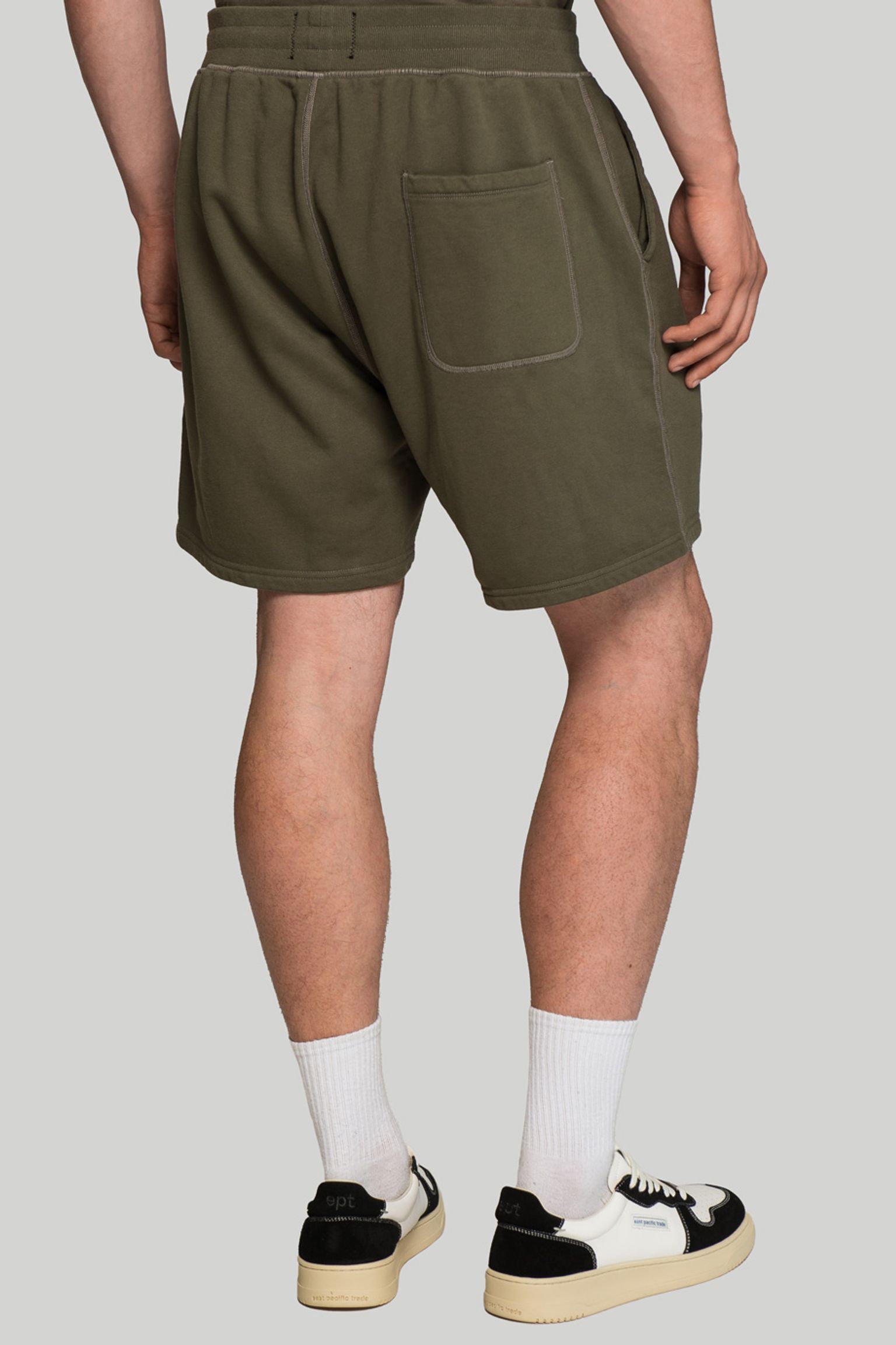 Широкий выбор Шорты REIGNING CHAMP 6" SWEATSHORT