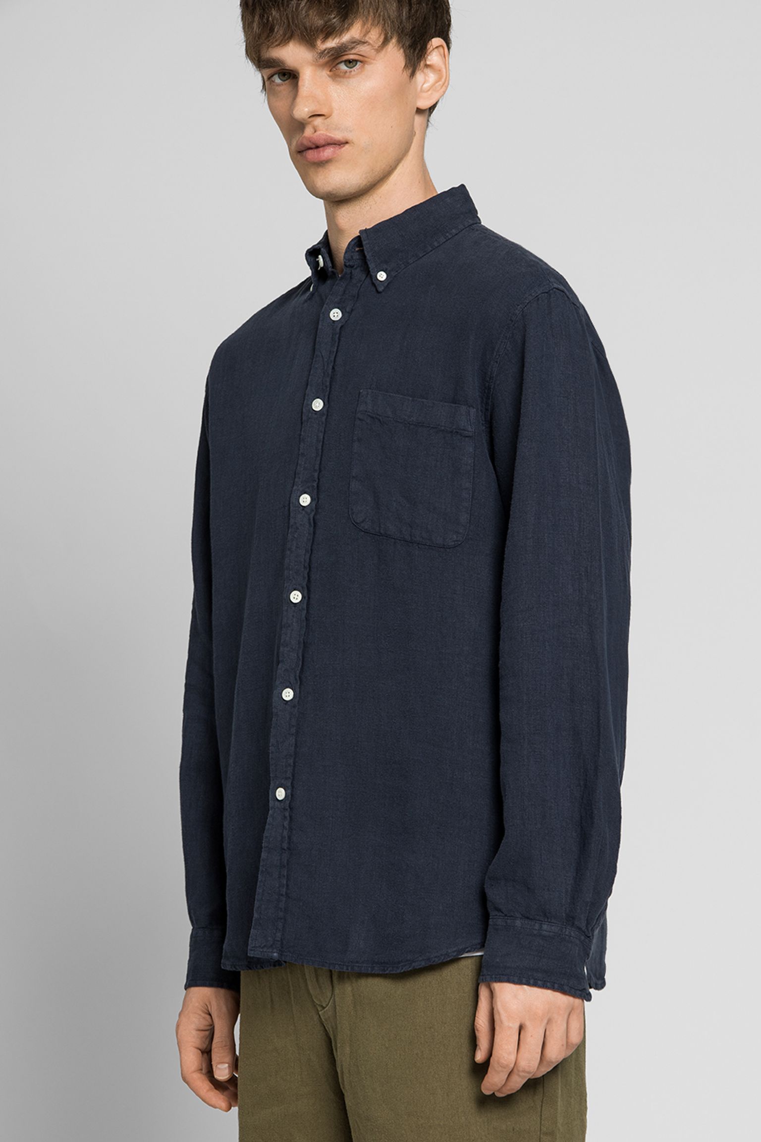 Широкий выбор Рубашка C.O.F. Studio BUTTON DOWN PURE LINEN