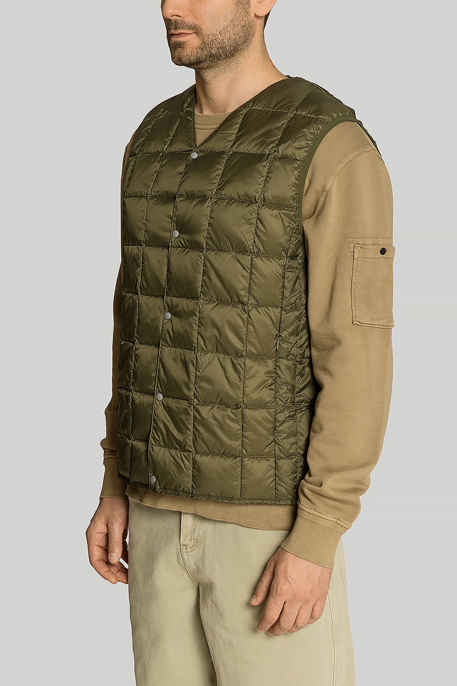 Жилет   V NECK BUTTON DOWN VEST