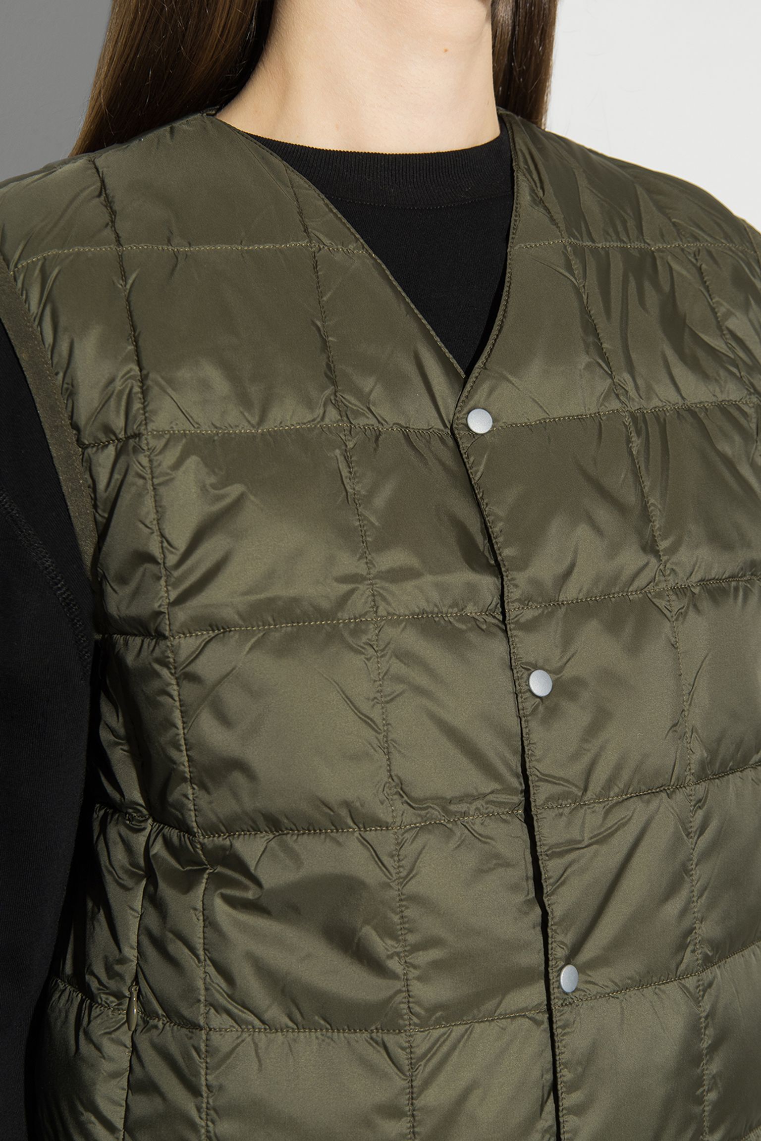 Широкий выбор Жилет пуховой  V NECK BUTTON DOWN VEST
