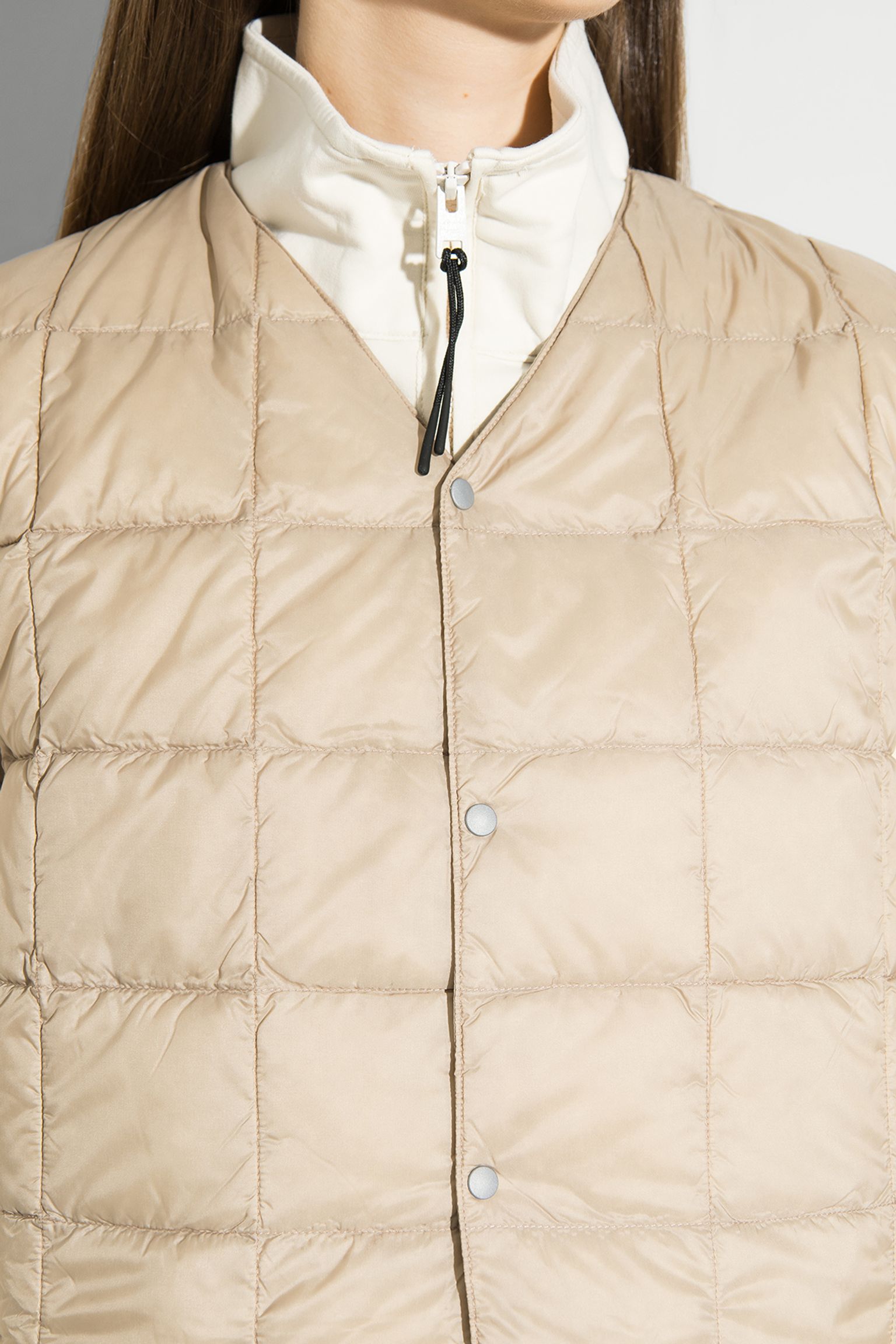 Широкий выбор Жилет пуховой  V NECK BUTTON DOWN VEST