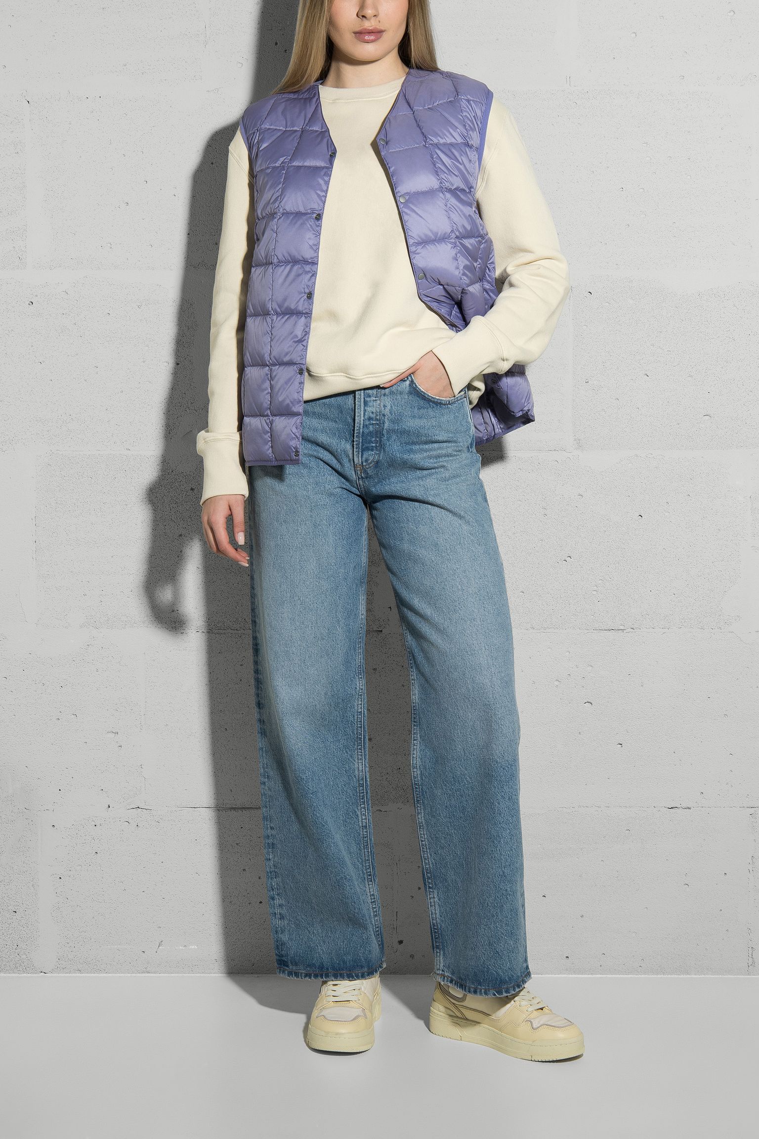 Жилет пуховой  V NECK DOWN VEST купить в Украине
