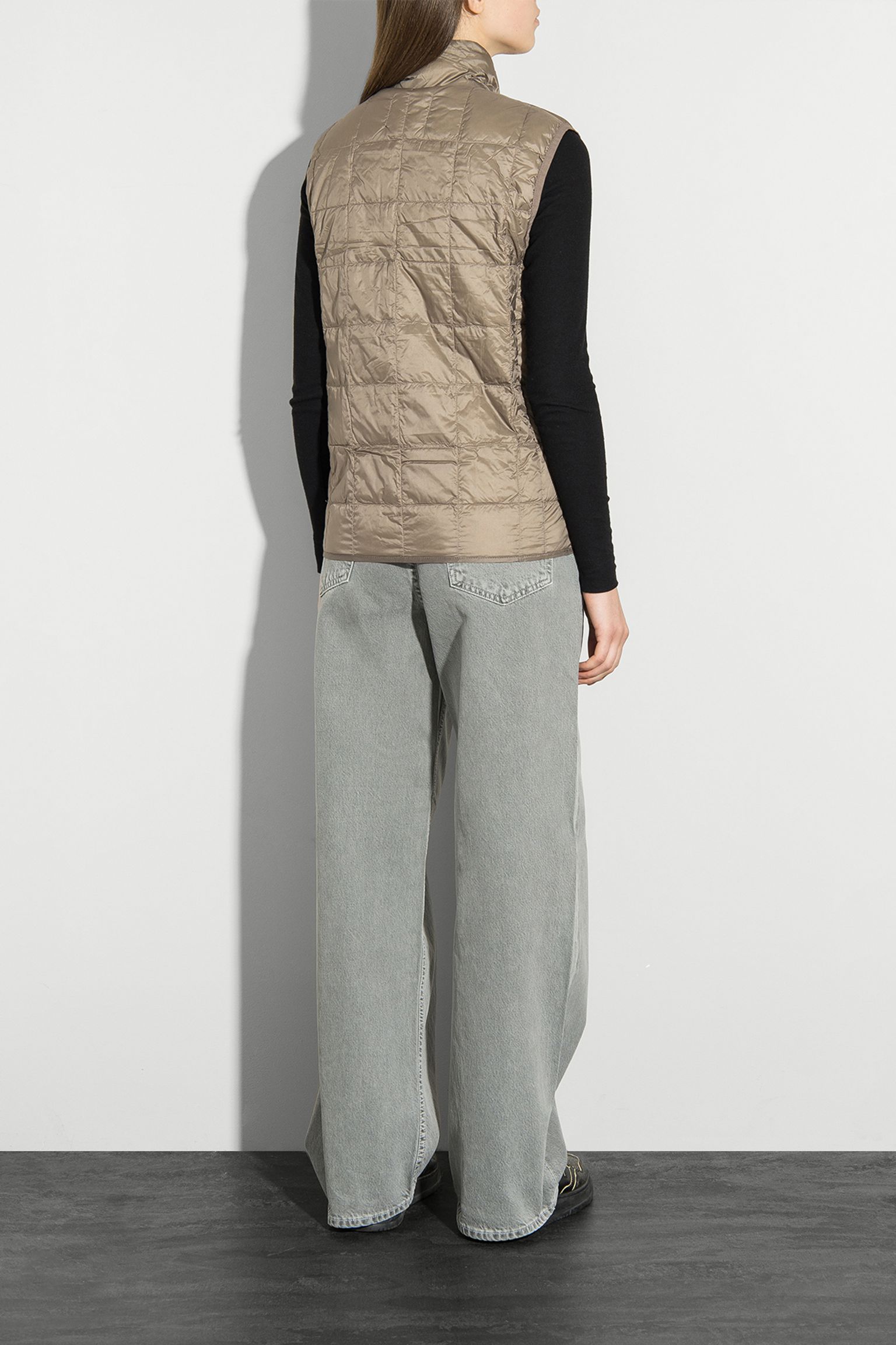 Стильные Жилет пуховой  HI NECK W-ZIP DOWN VEST