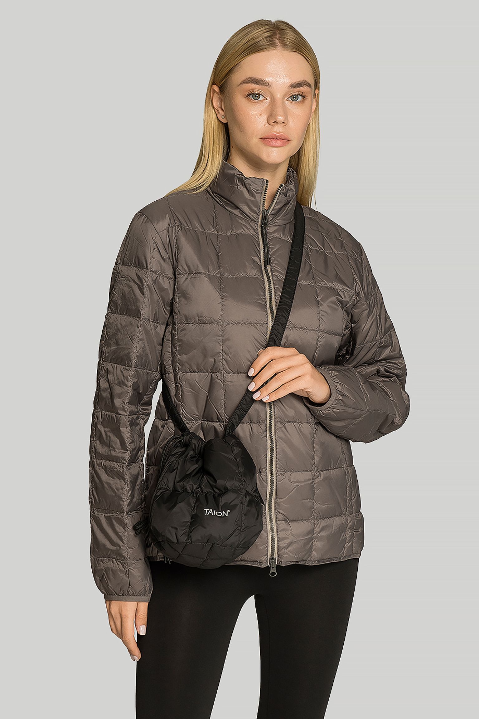 Пуховик HI NECK W-ZIP DOWN JKT с доставкой