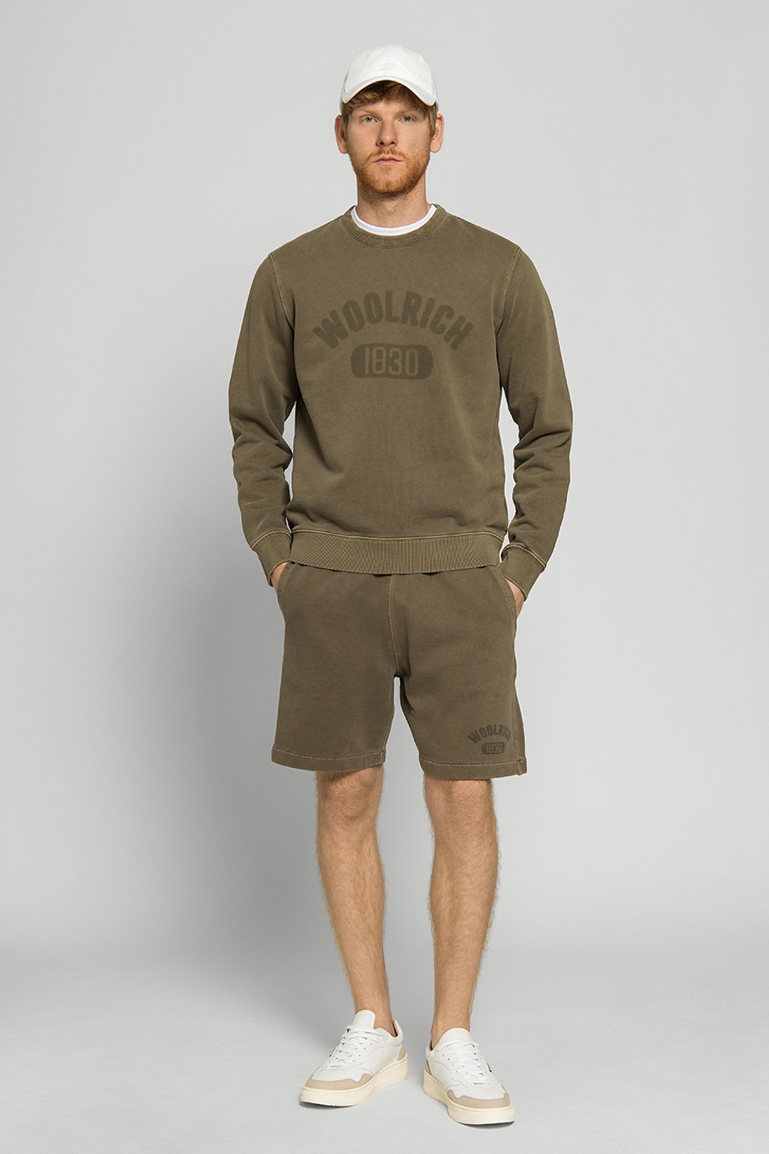 Шорты Woolrich GARMENT DYED LOGO SHORTS