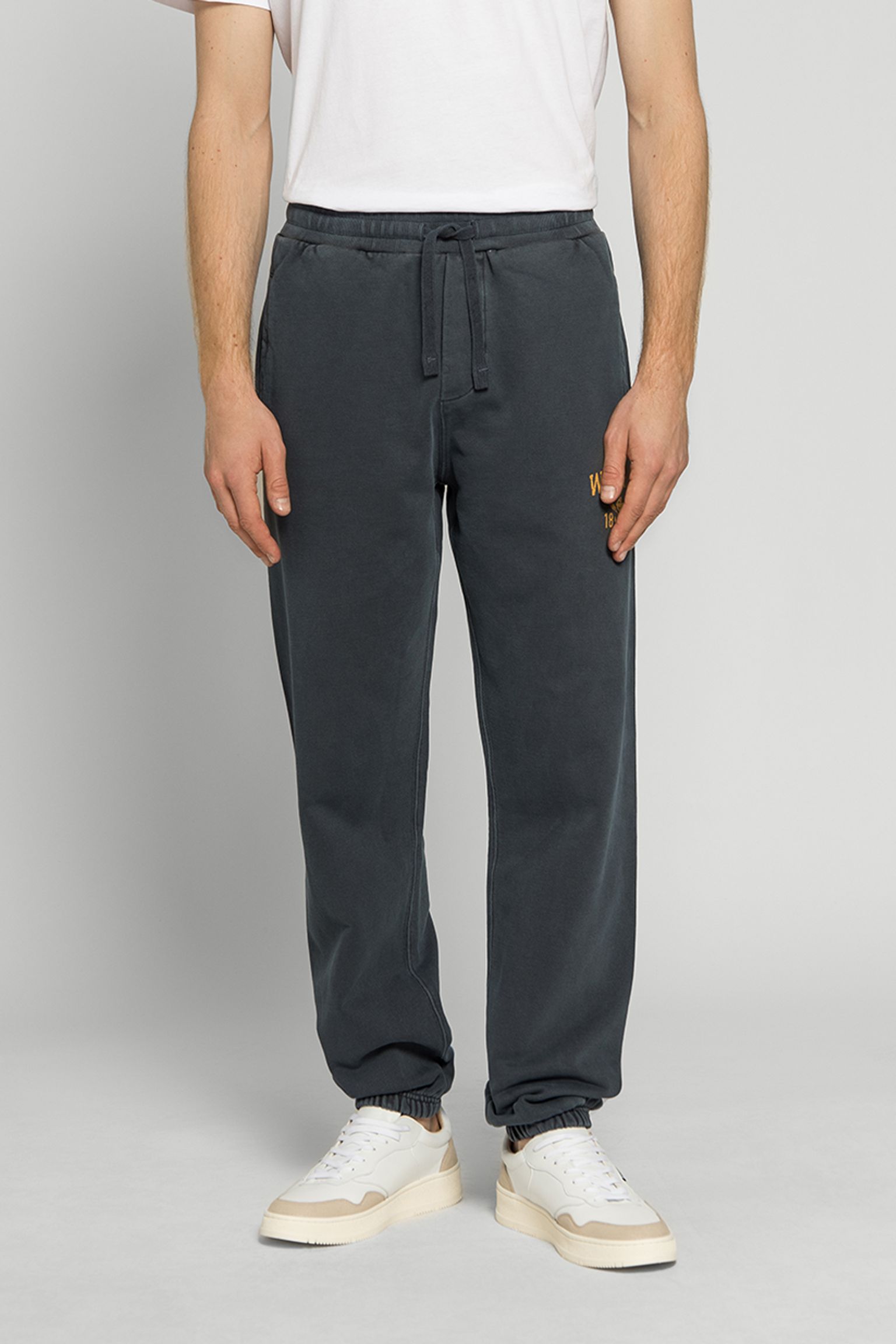 Брюки Woolrich NAVY LOGO SWEATPANTS с доставкой