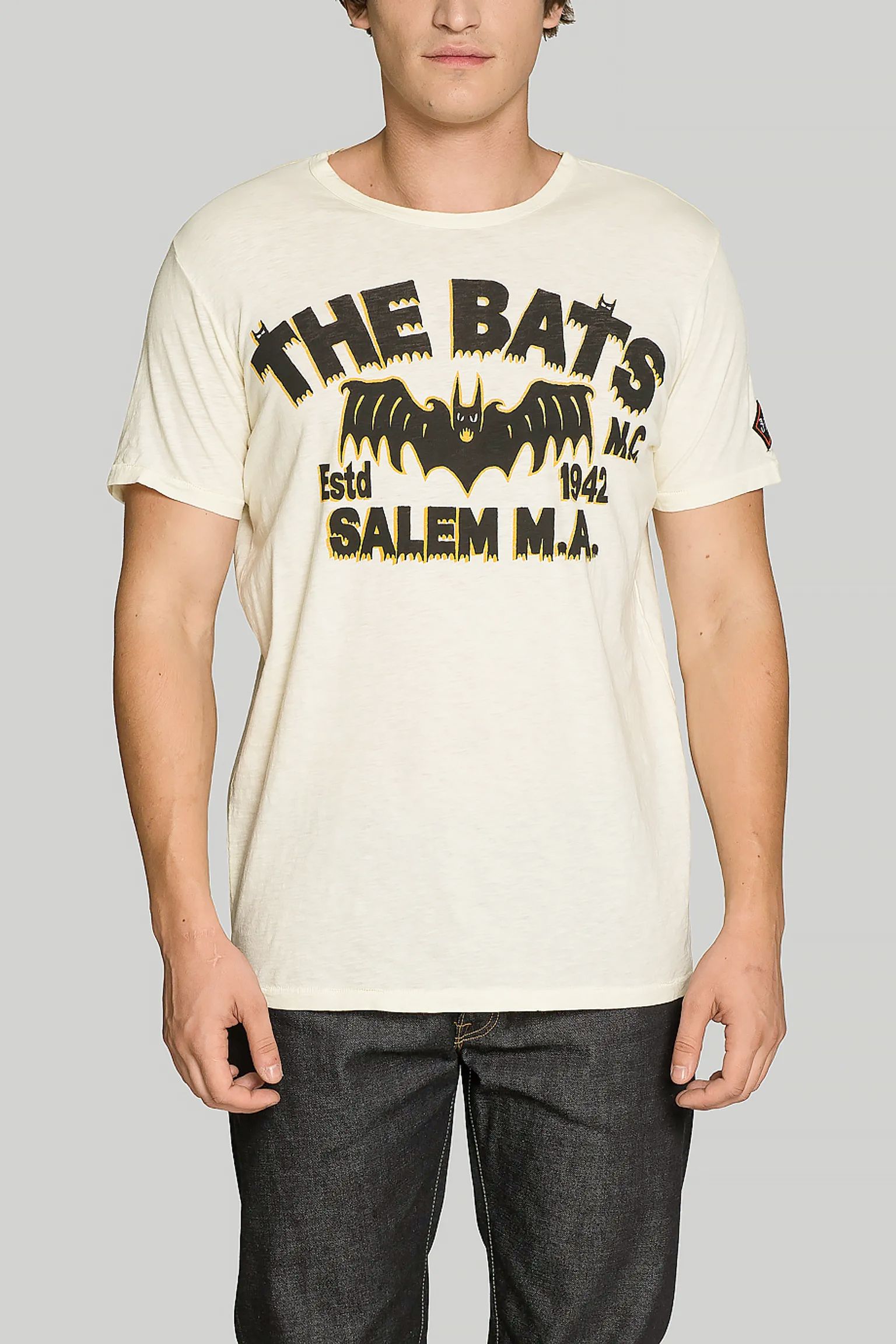 Стильні Футболка   THE BATS