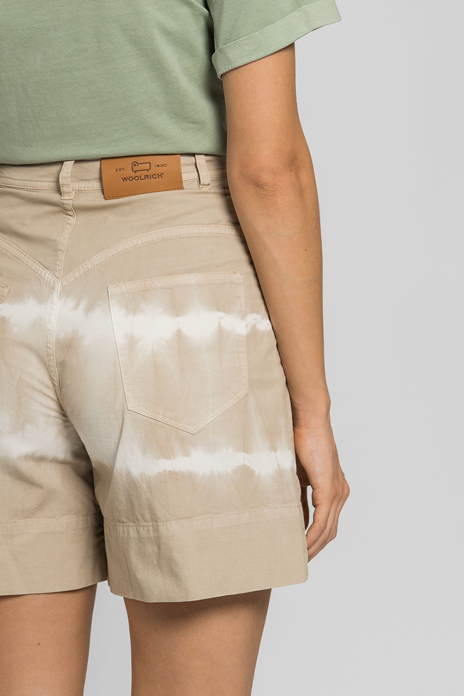 Широкий вибір Шорти Woolrich COTTON TWILL TIE DYE SHORT