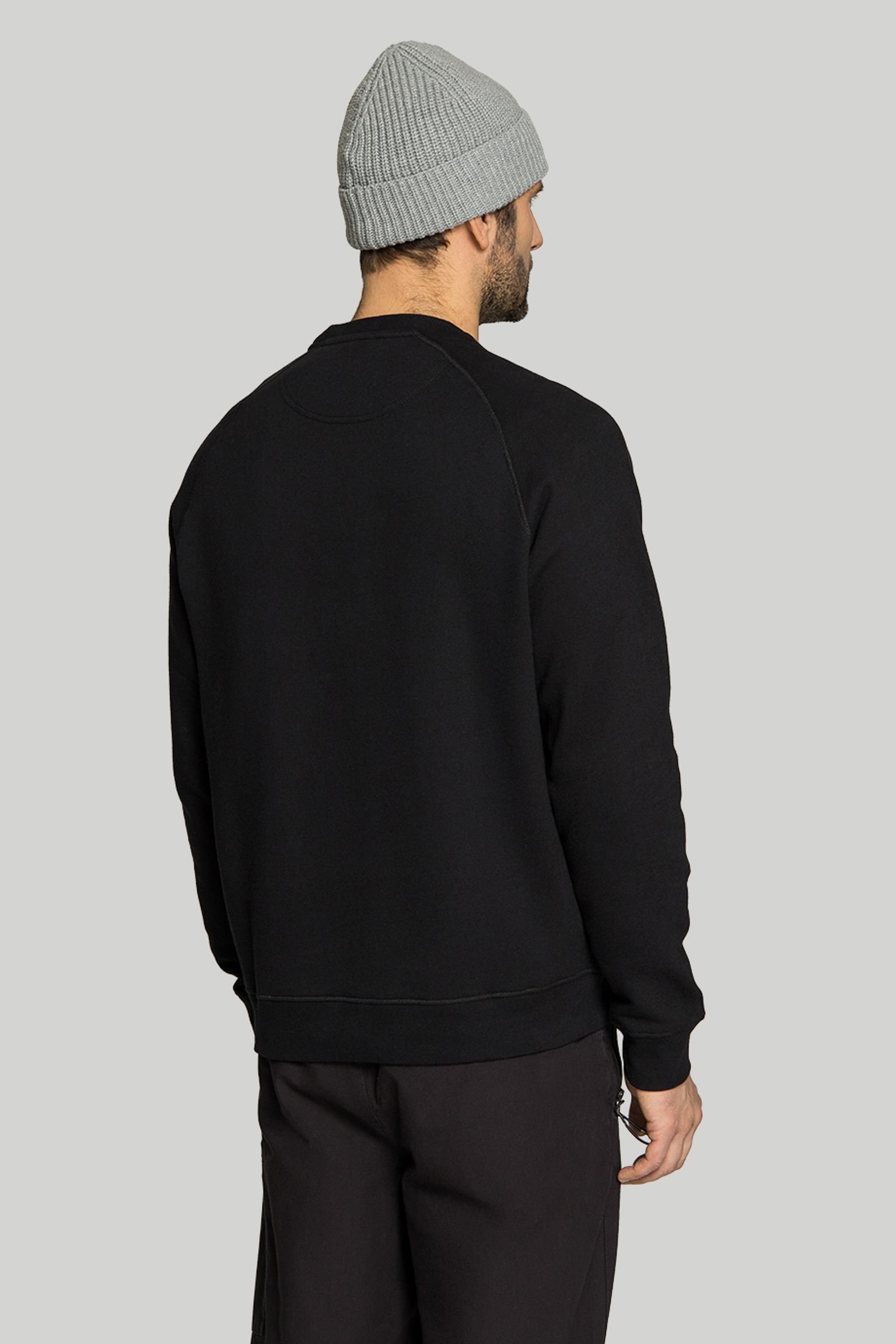 Свитшот ESSENTIAL CREW NECK SWEATER