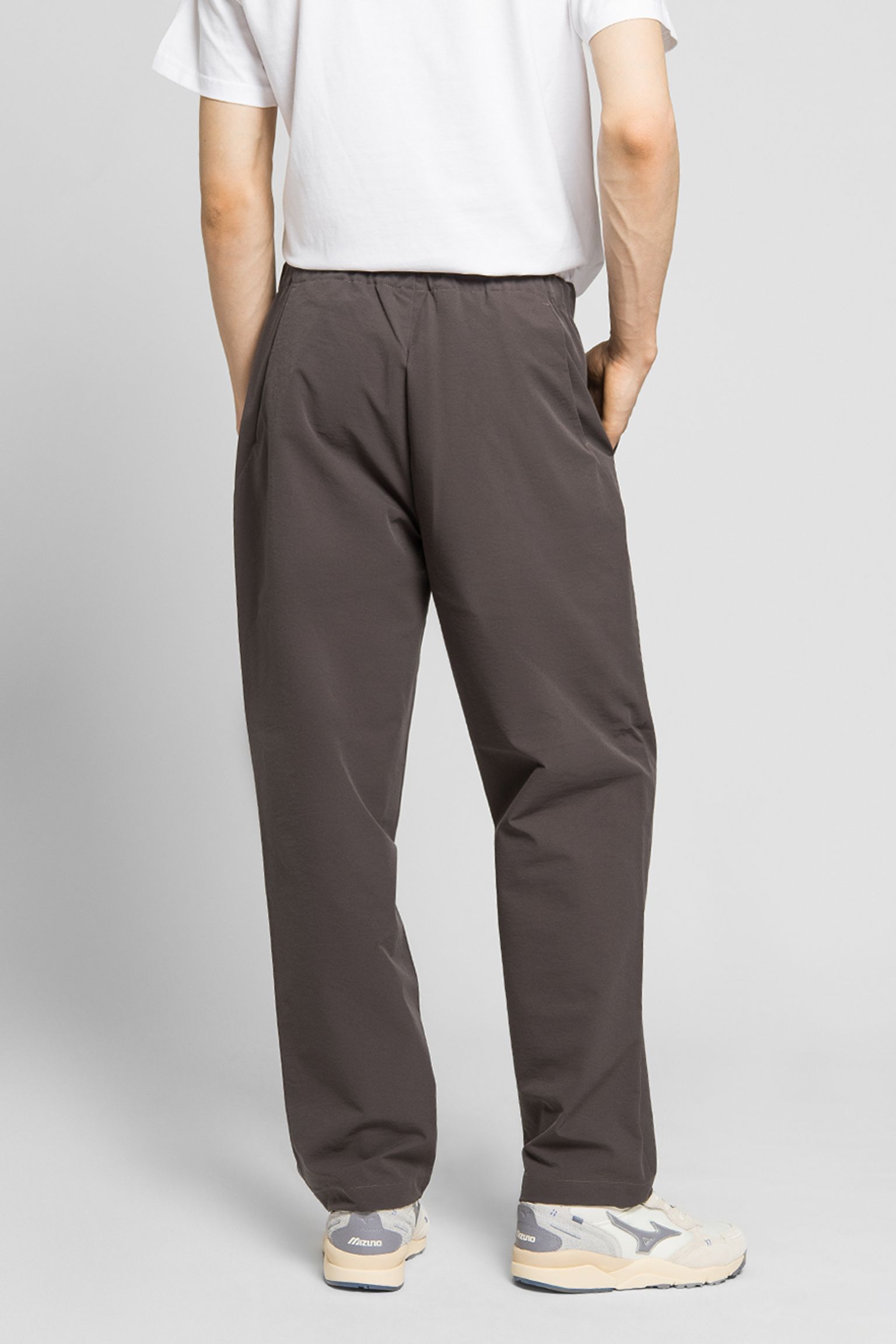 Брюки One Tuck Tapered Ankle Pants