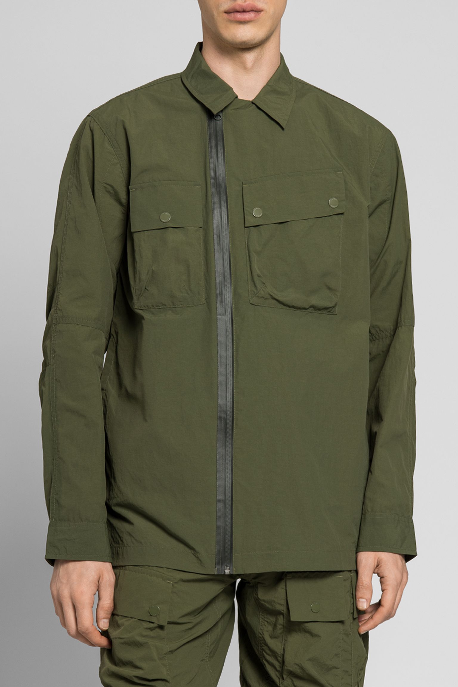 Широкий выбор Овершот MAHARISHI Veg Dyed Tech Cargo Shirt